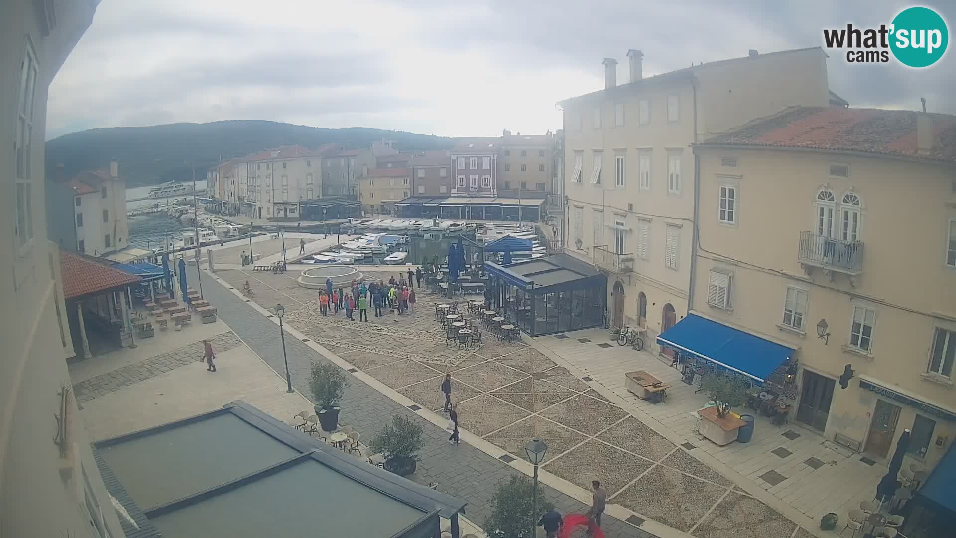 LIVE cam Cres città – piazza principale e “mandrač” – isola di Cherso – Croazia