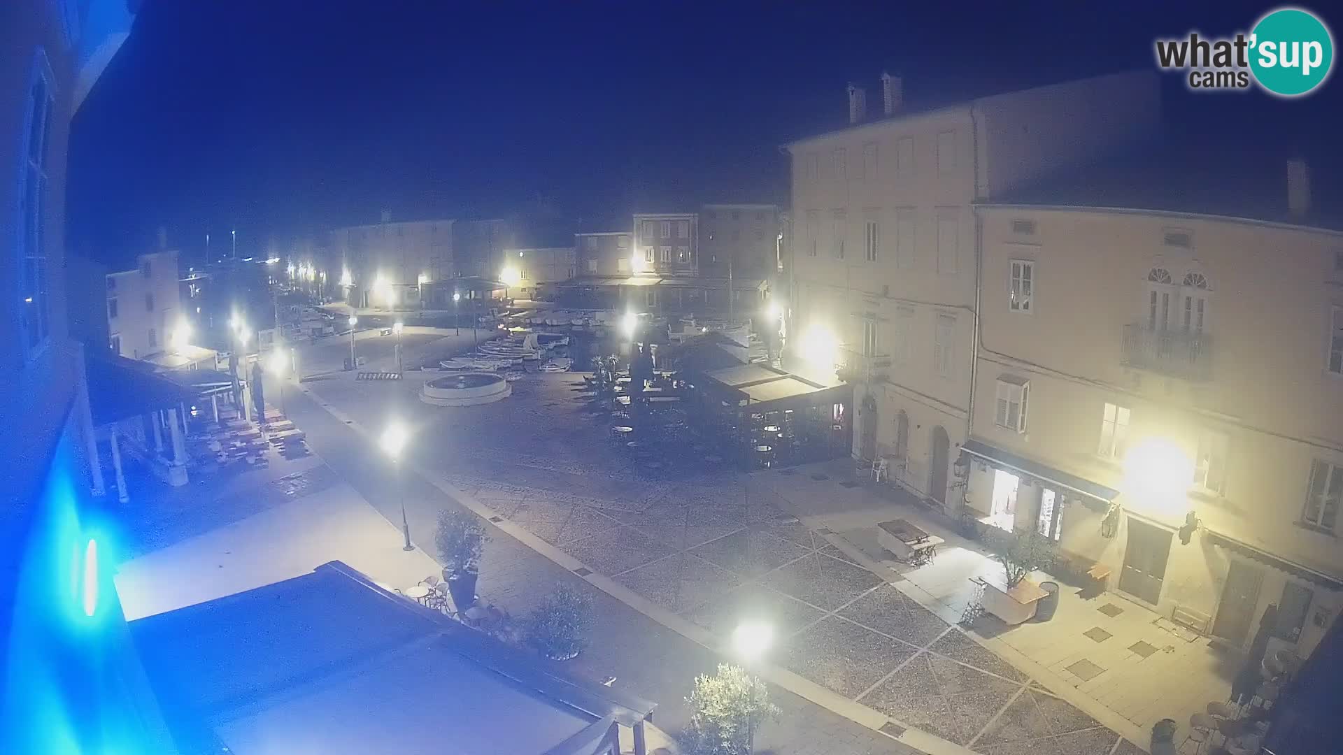 Kamera v ŽIVO Cres mesto – glavni trg in “mandrač” – otok Cres – Hrvaška