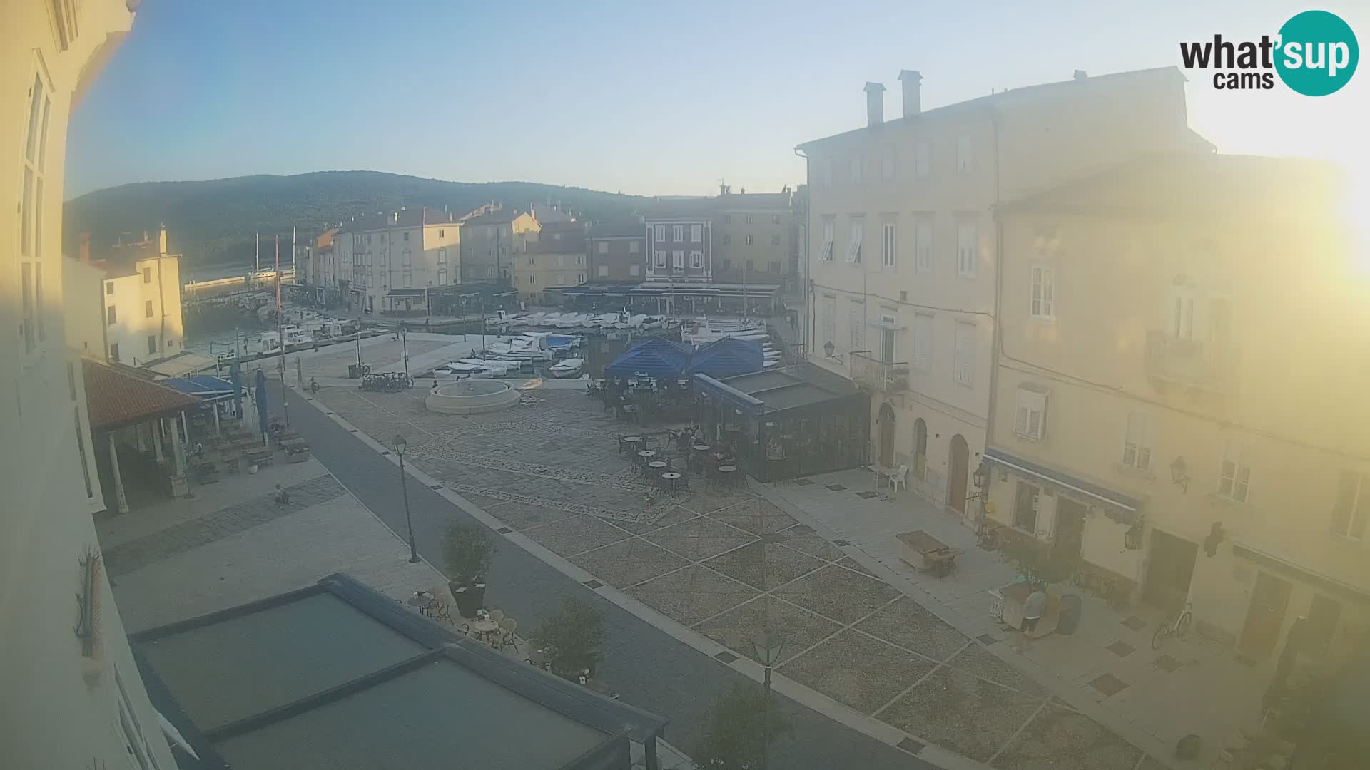 LIVE cam Cres city – main square and “mandrač” – Cres island – Croatia