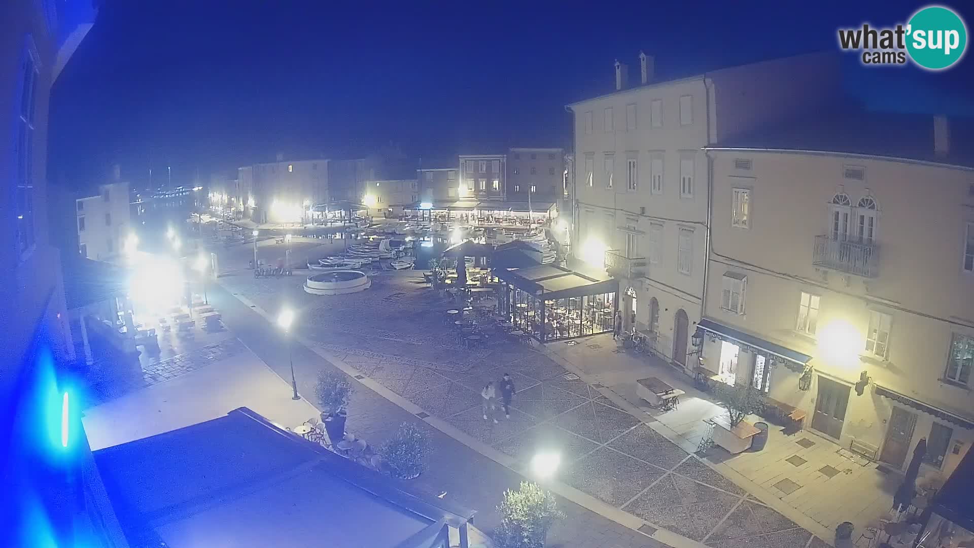 LIVE cam Cres city – place principale et “mandrač” – île de Cres – Croatie