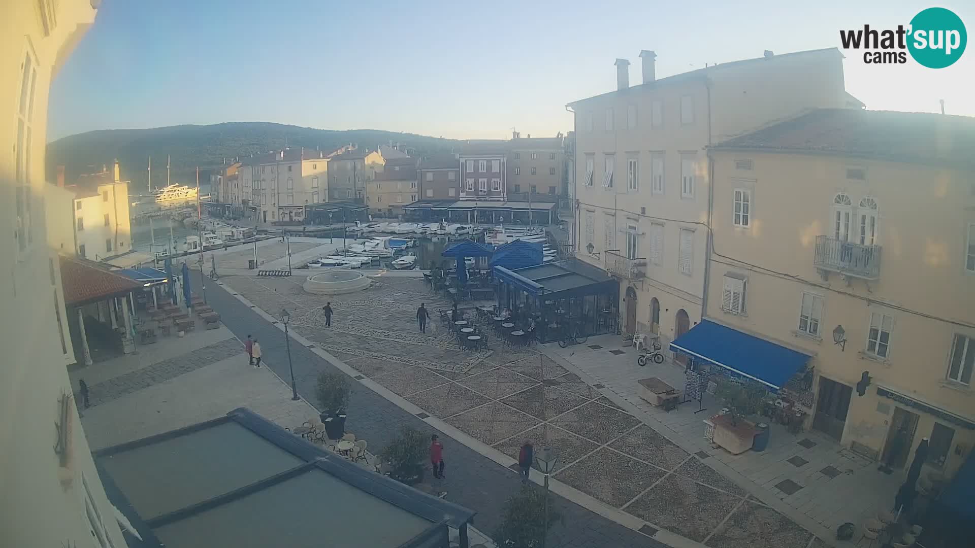 LIVE cam Cres city – main square and “mandrač” – Cres island – Croatia