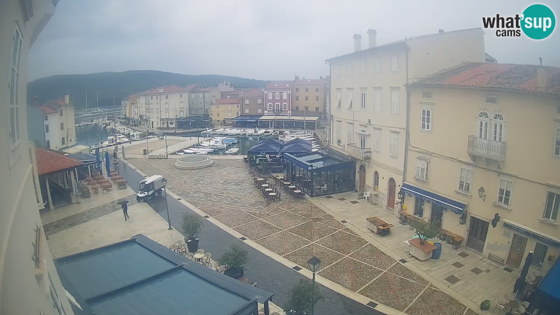 LIVE cam Cres city – main square and “mandrač” – Cres island – Croatia