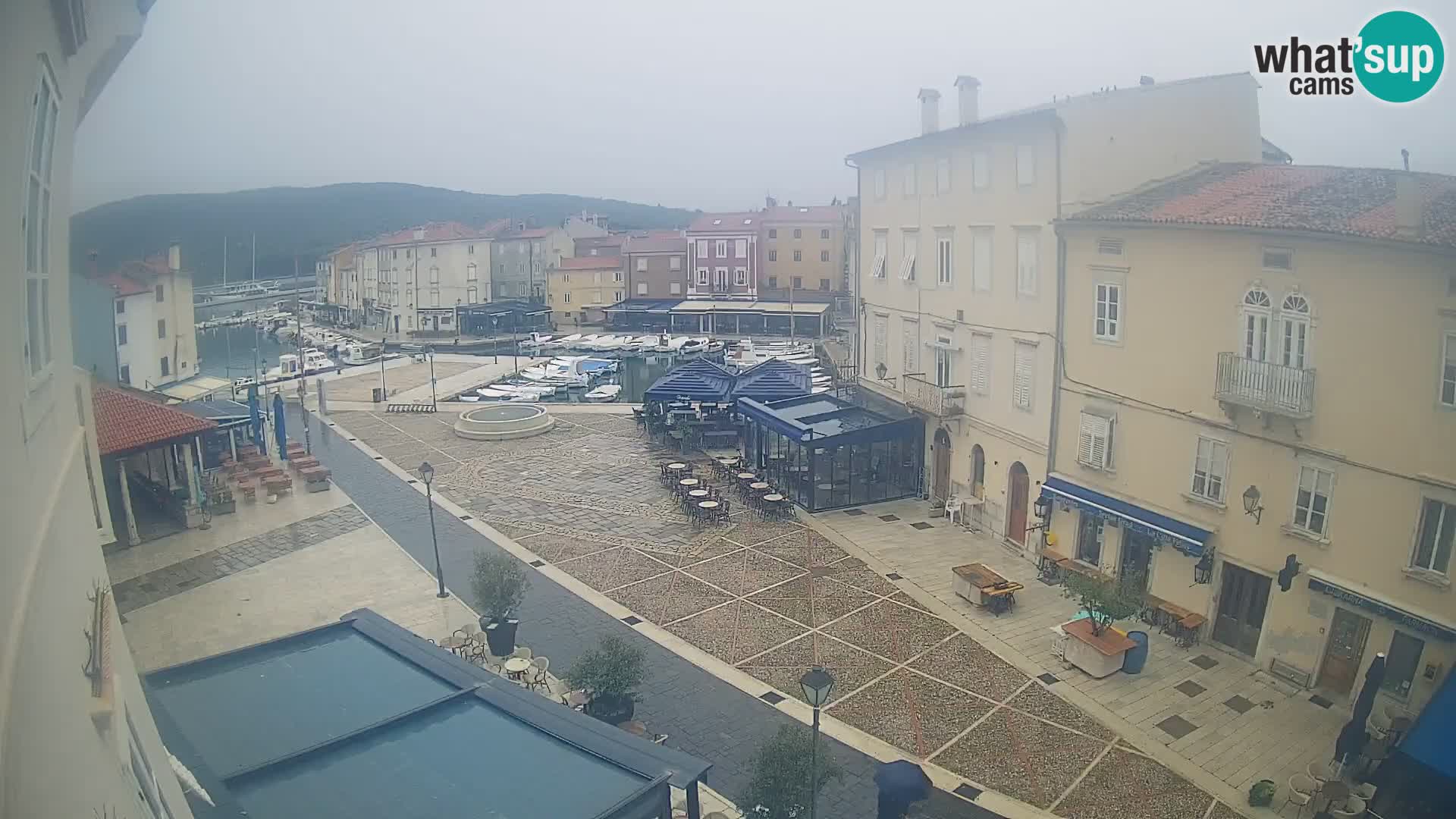 LIVE cam Cres city – main square and “mandrač” – Cres island – Croatia