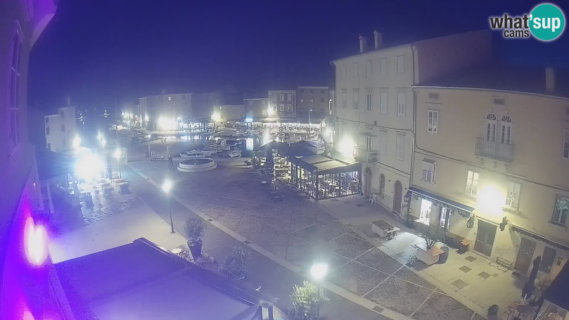 LIVE cam Cres Stadt – Hauptplatz und “mandrač” – Cres Insel – Kroatien