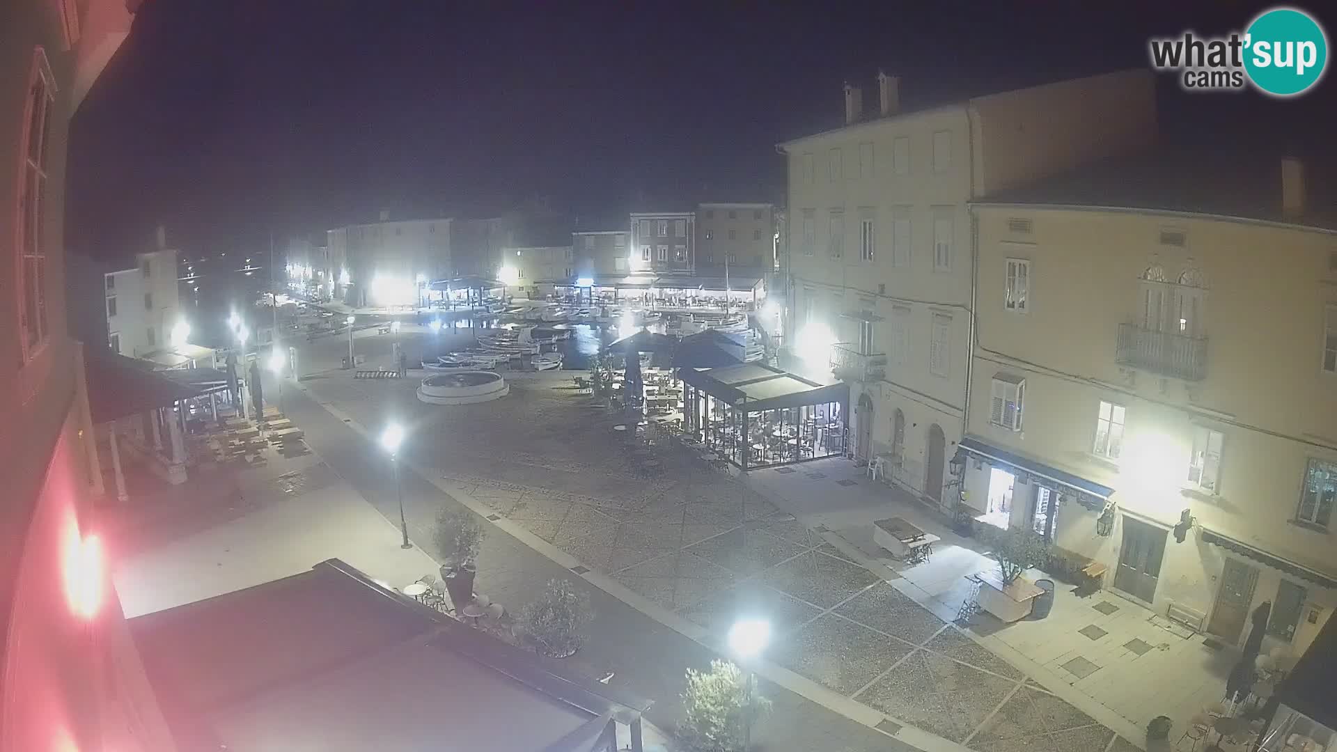 LIVE cam Cres città – piazza principale e “mandrač” – isola di Cherso – Croazia
