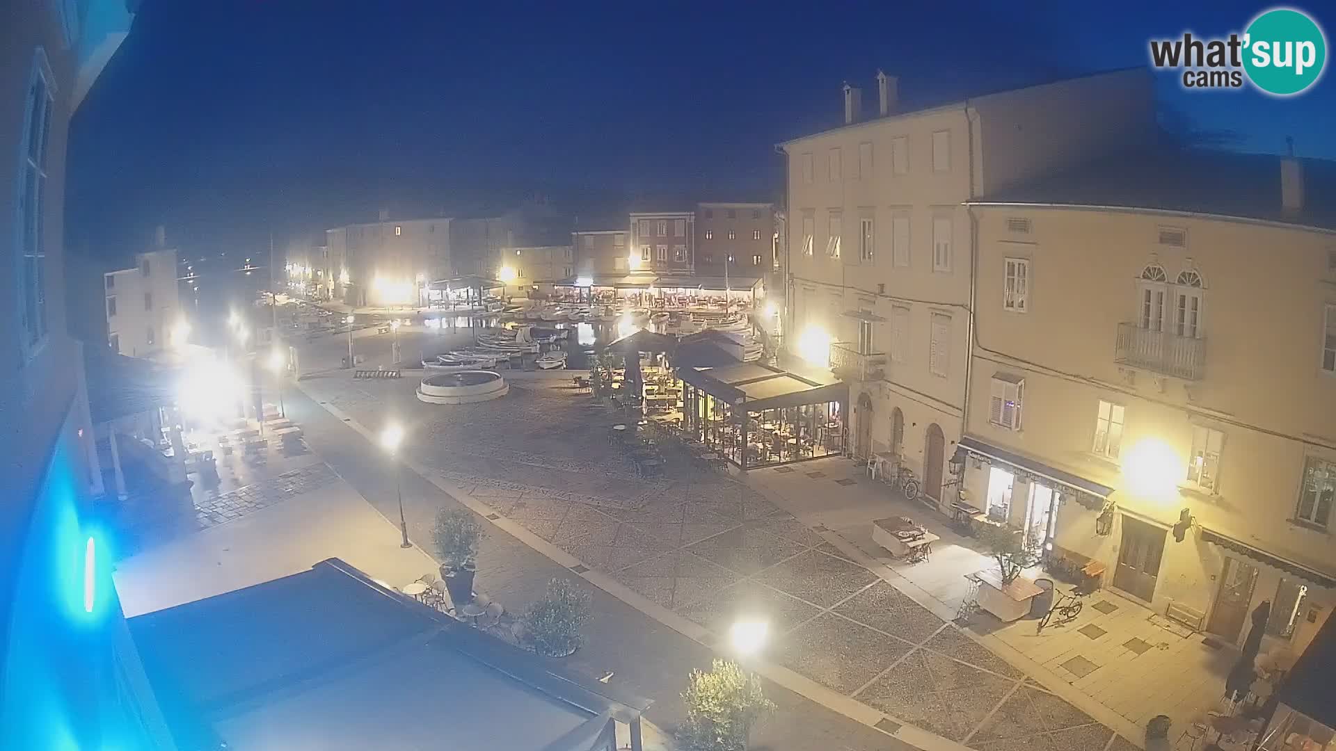 LIVE cam Cres Stadt – Hauptplatz und “mandrač” – Cres Insel – Kroatien