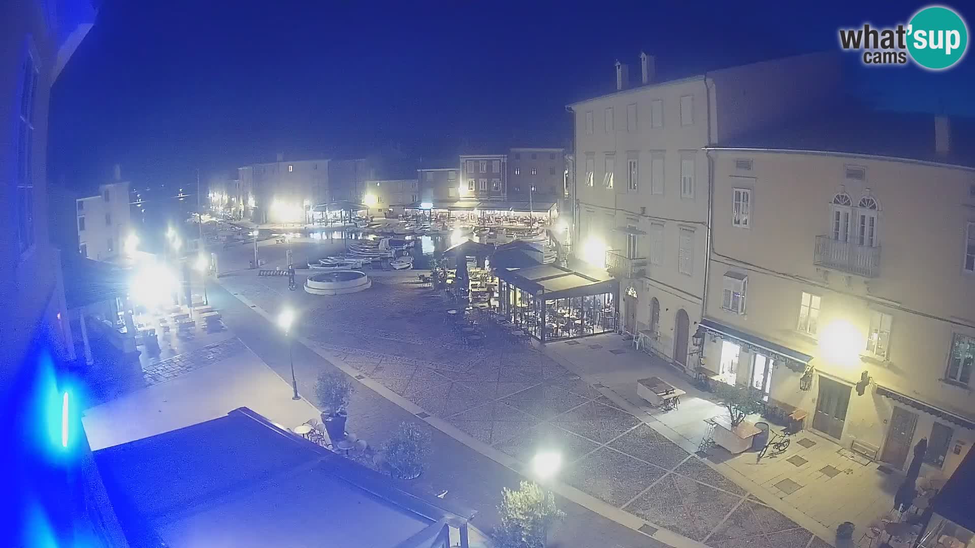 LIVE cam Cres Stadt – Hauptplatz und “mandrač” – Cres Insel – Kroatien