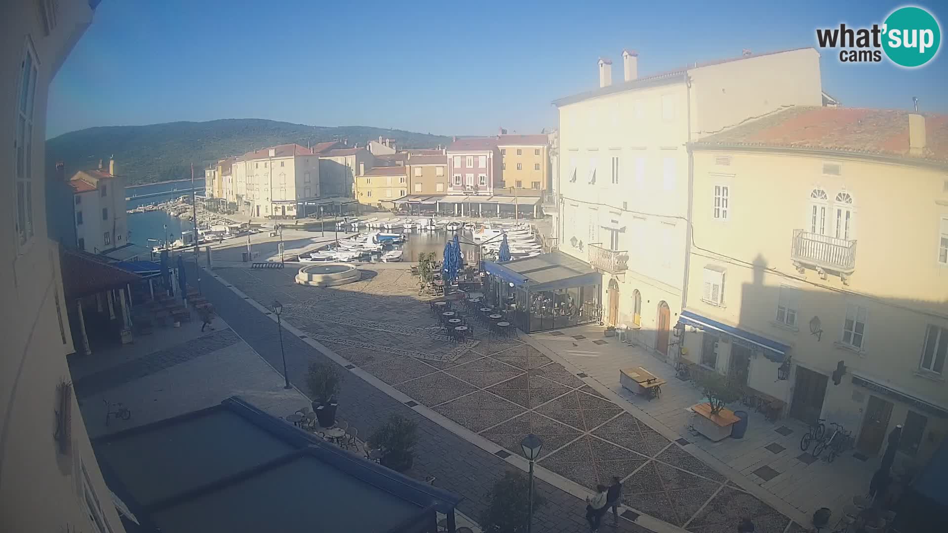 LIVE cam Cres città – piazza principale e “mandrač” – isola di Cherso – Croazia