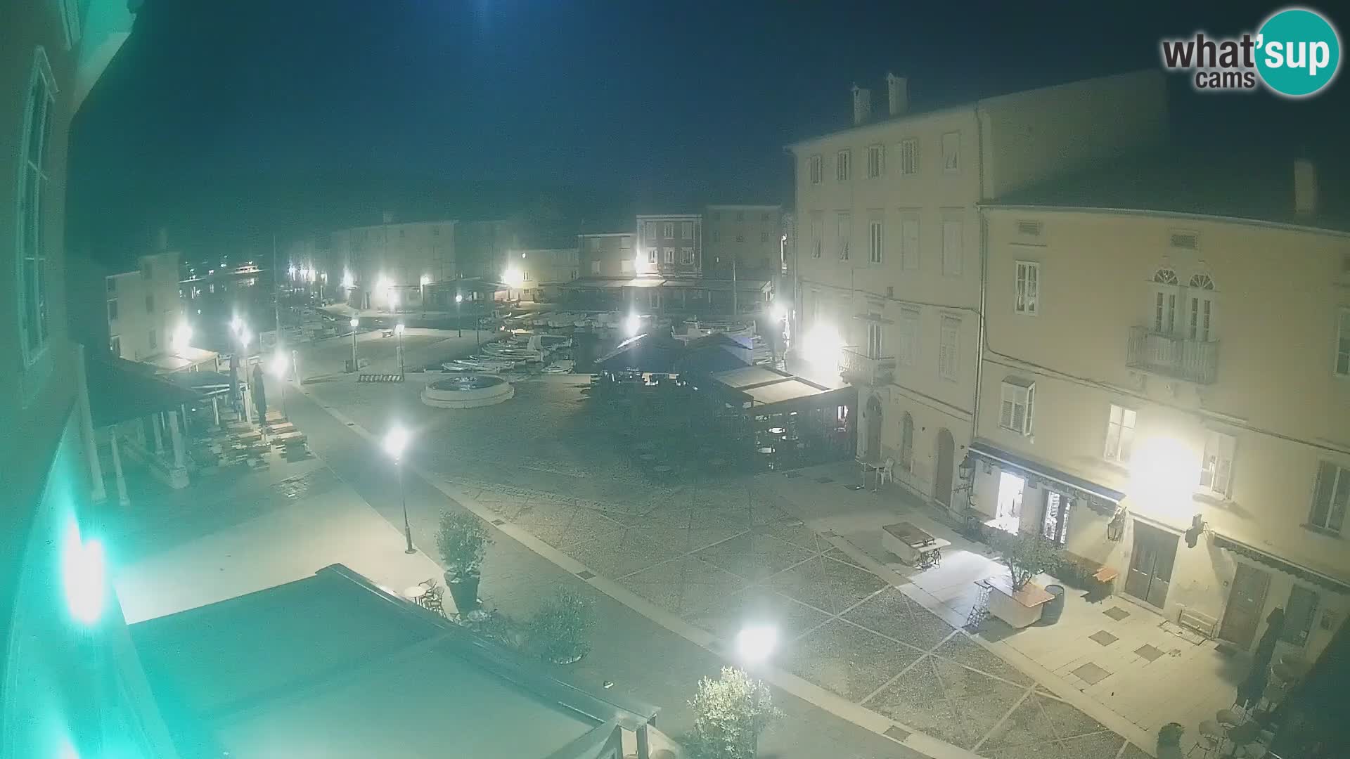 LIVE cam Cres city – place principale et “mandrač” – île de Cres – Croatie