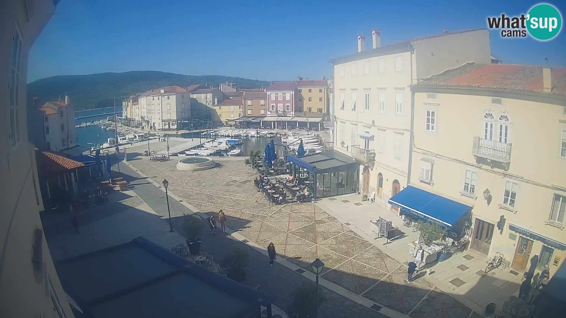 LIVE cam Cres città – piazza principale e “mandrač” – isola di Cherso – Croazia