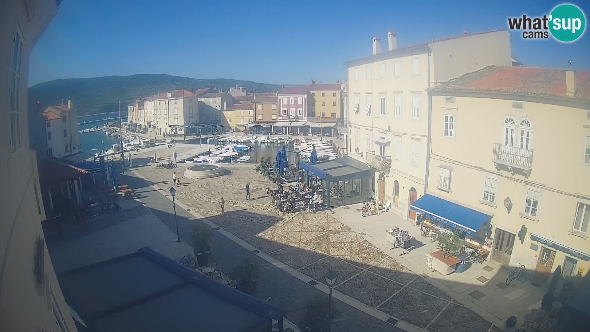 LIVE cam Cres Stadt – Hauptplatz und “mandrač” – Cres Insel – Kroatien