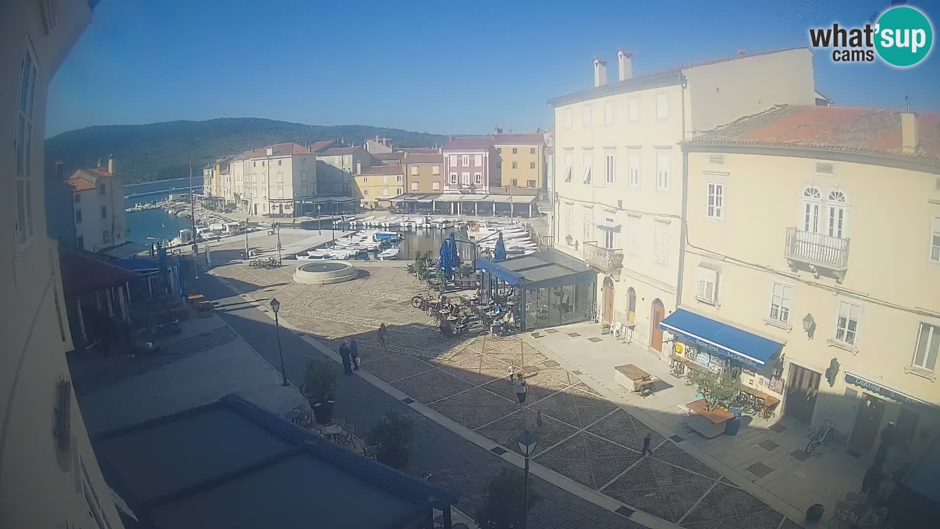LIVE cam Cres Stadt – Hauptplatz und “mandrač” – Cres Insel – Kroatien
