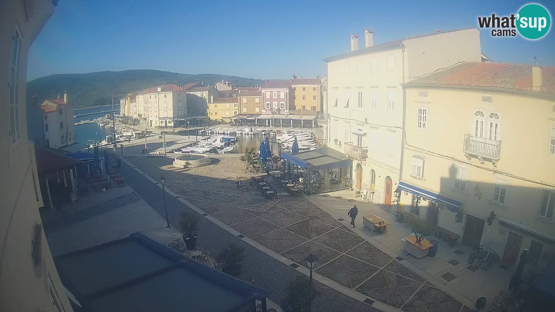 LIVE cam Cres Stadt – Hauptplatz und “mandrač” – Cres Insel – Kroatien