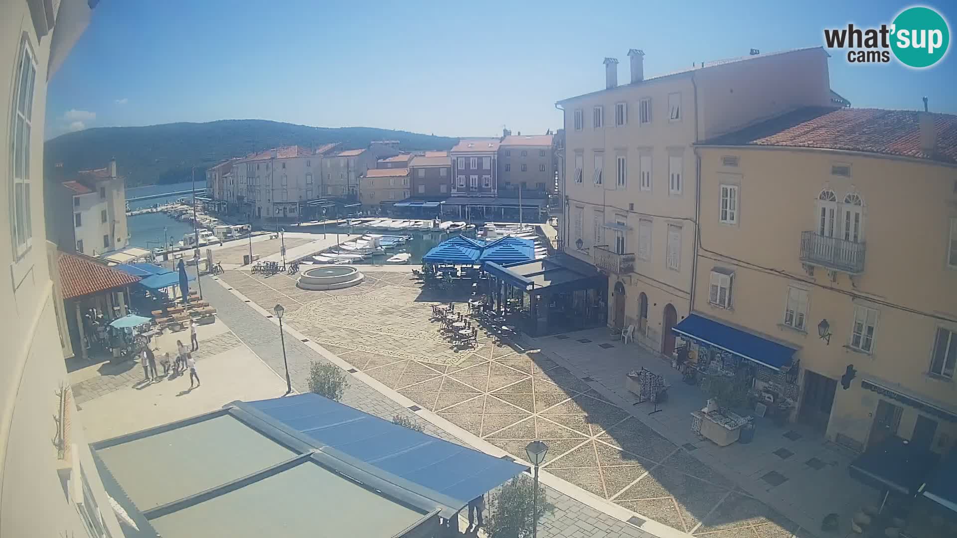 LIVE cam Cres city – main square and “mandrač” – Cres island – Croatia