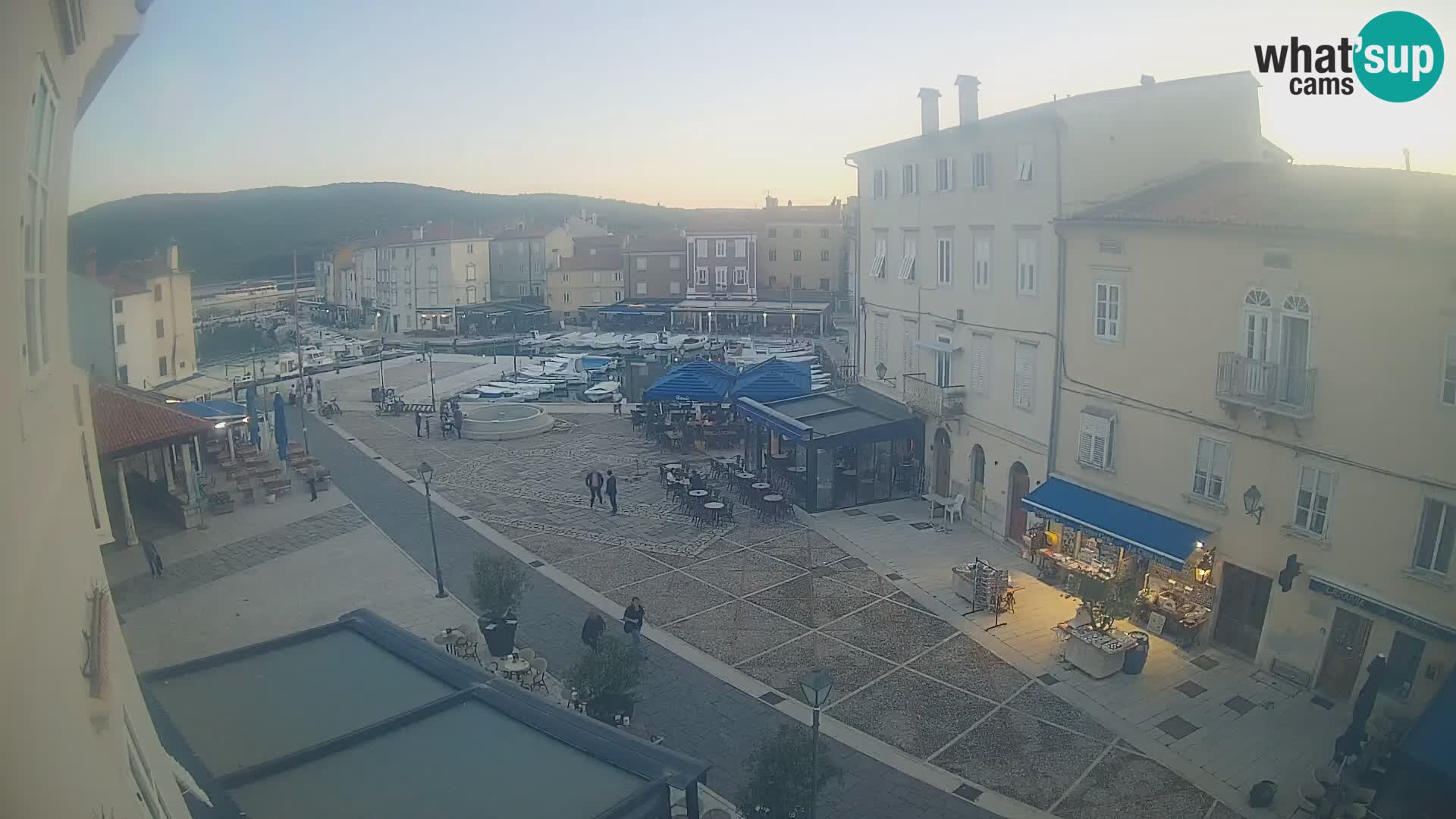LIVE cam Cres city – main square and “mandrač” – Cres island – Croatia