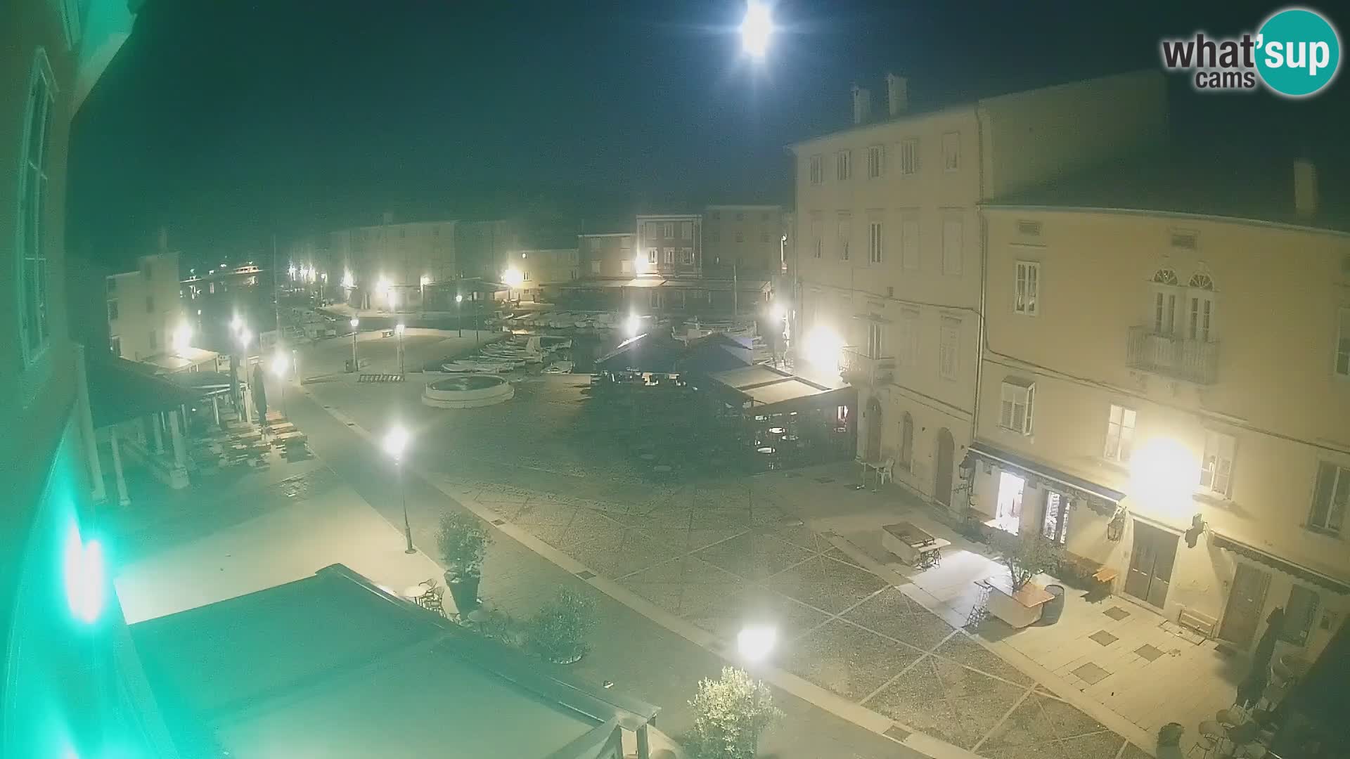 LIVE cam Cres città – piazza principale e “mandrač” – isola di Cherso – Croazia