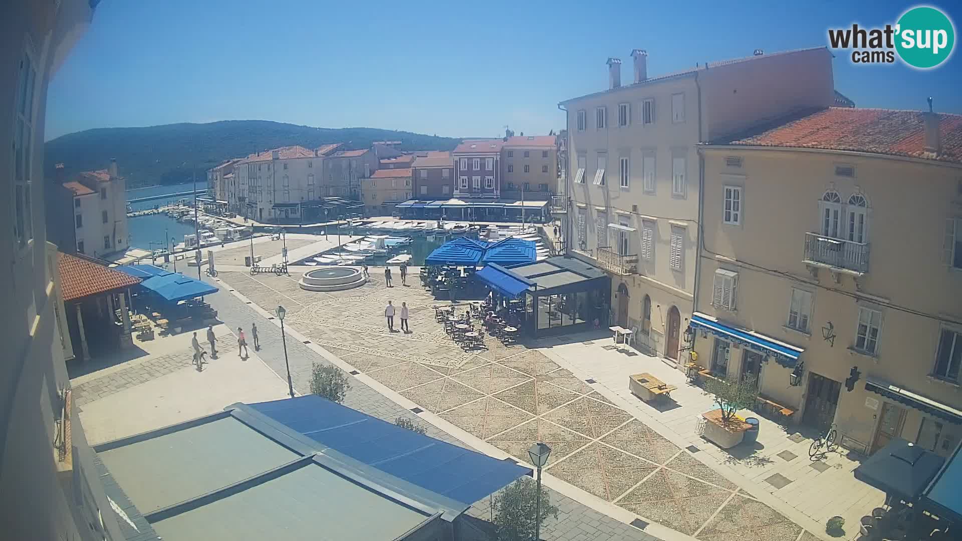 LIVE cam Cres city – place principale et “mandrač” – île de Cres – Croatie