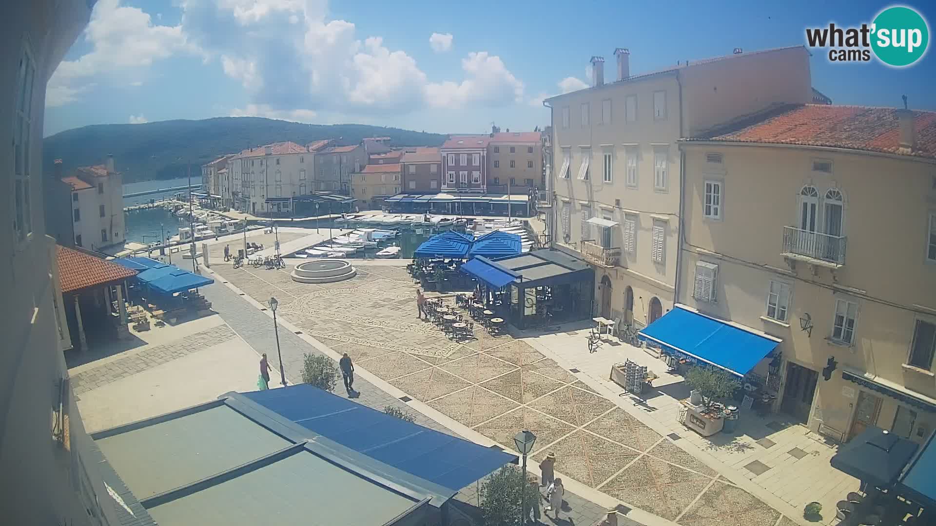 LIVE cam Cres city – place principale et “mandrač” – île de Cres – Croatie