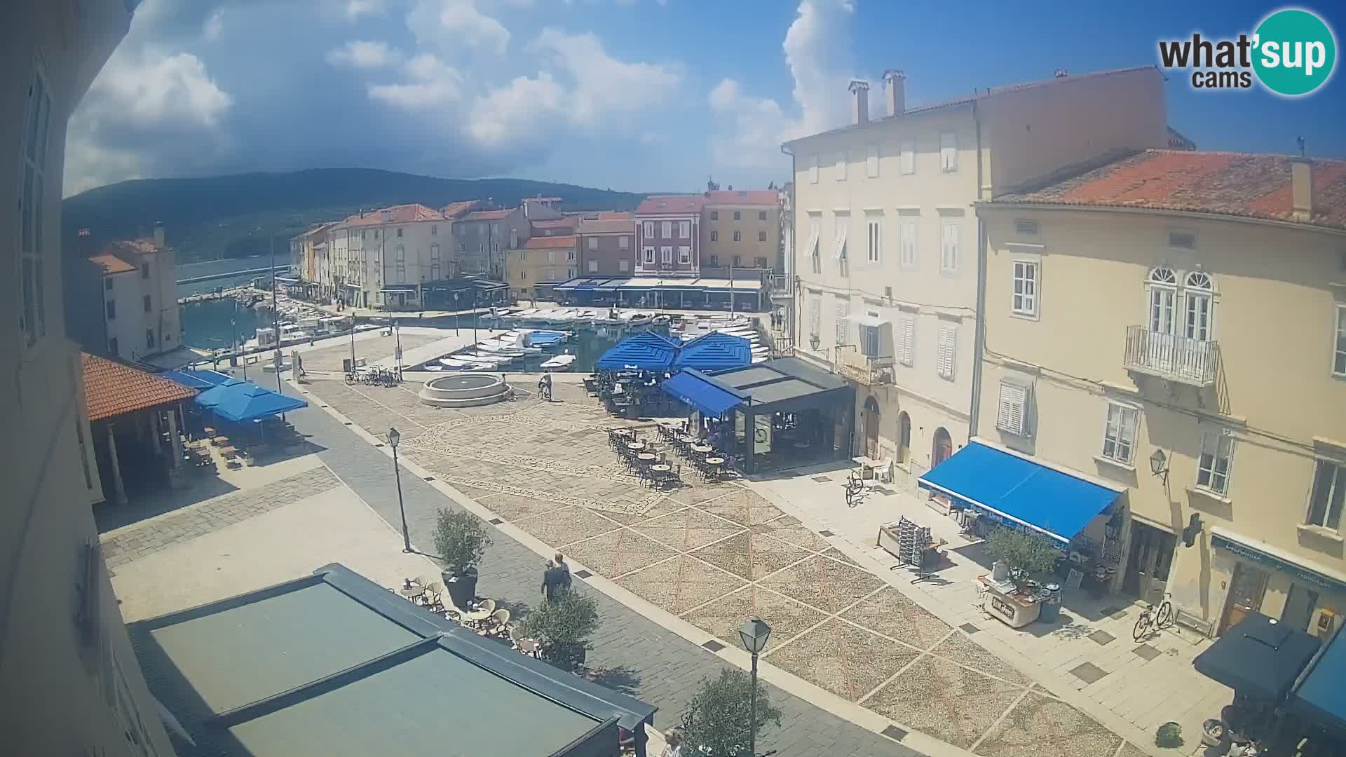 LIVE cam Cres Stadt – Hauptplatz und “mandrač” – Cres Insel – Kroatien