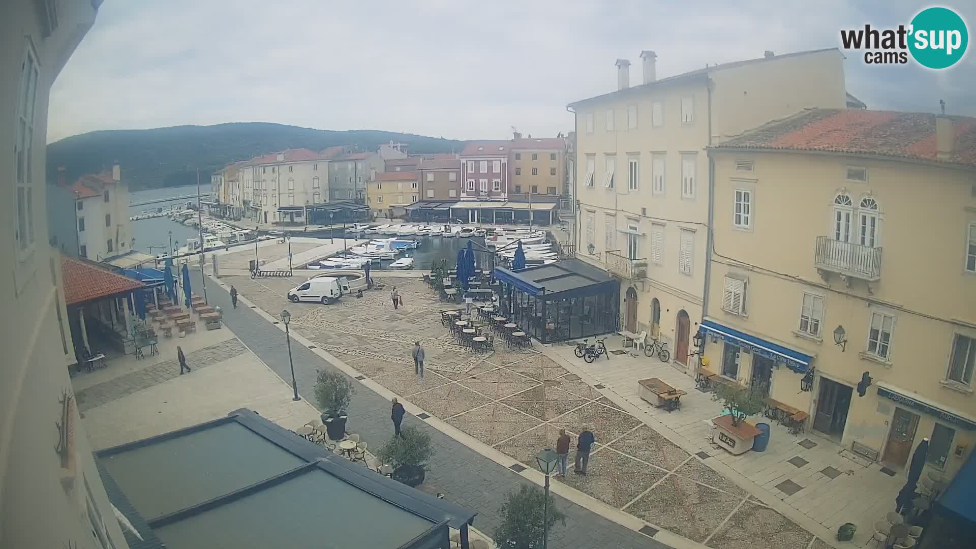 LIVE cam Cres city – main square and “mandrač” – Cres island – Croatia