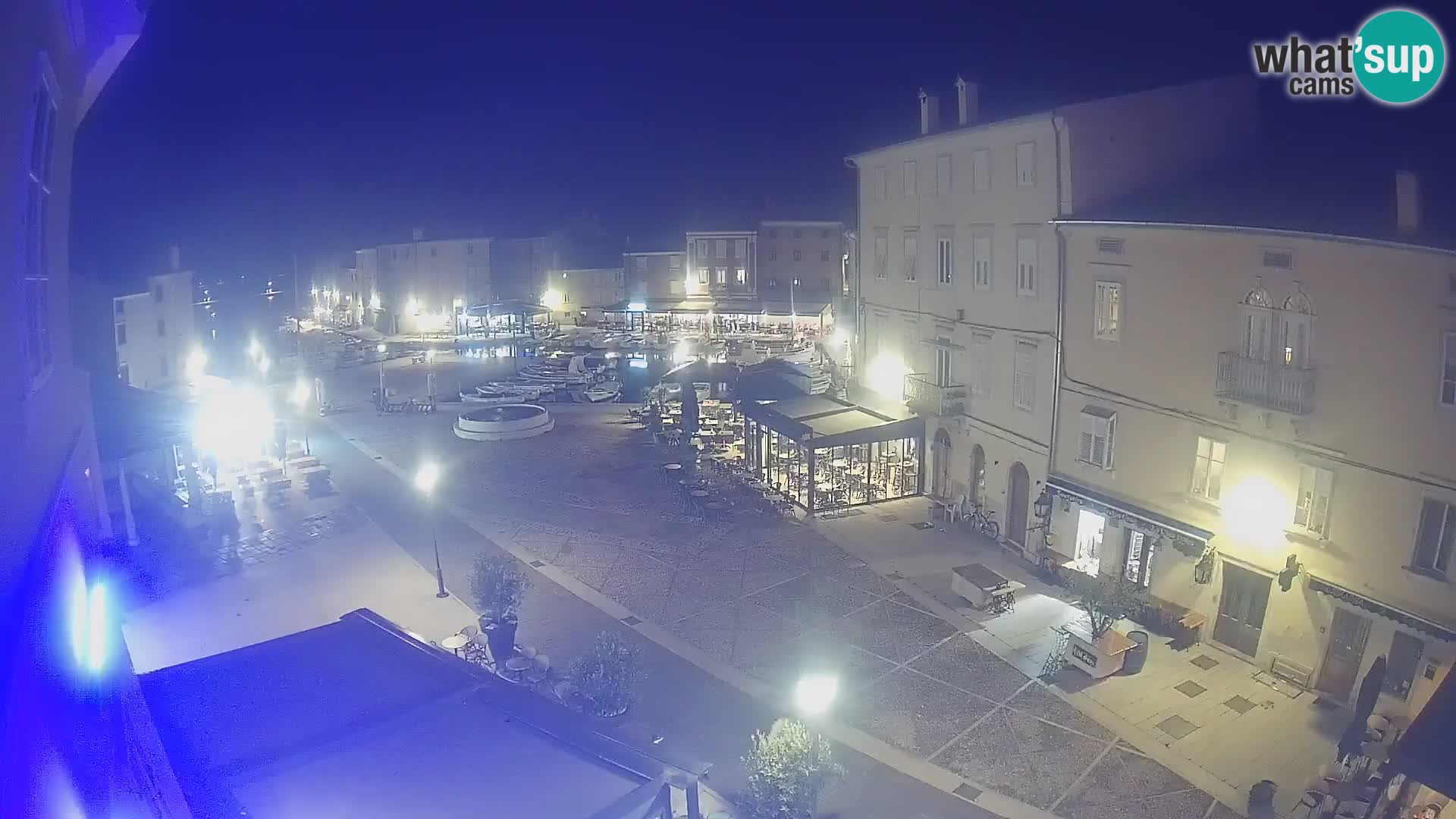 LIVE cam Cres city – place principale et “mandrač” – île de Cres – Croatie