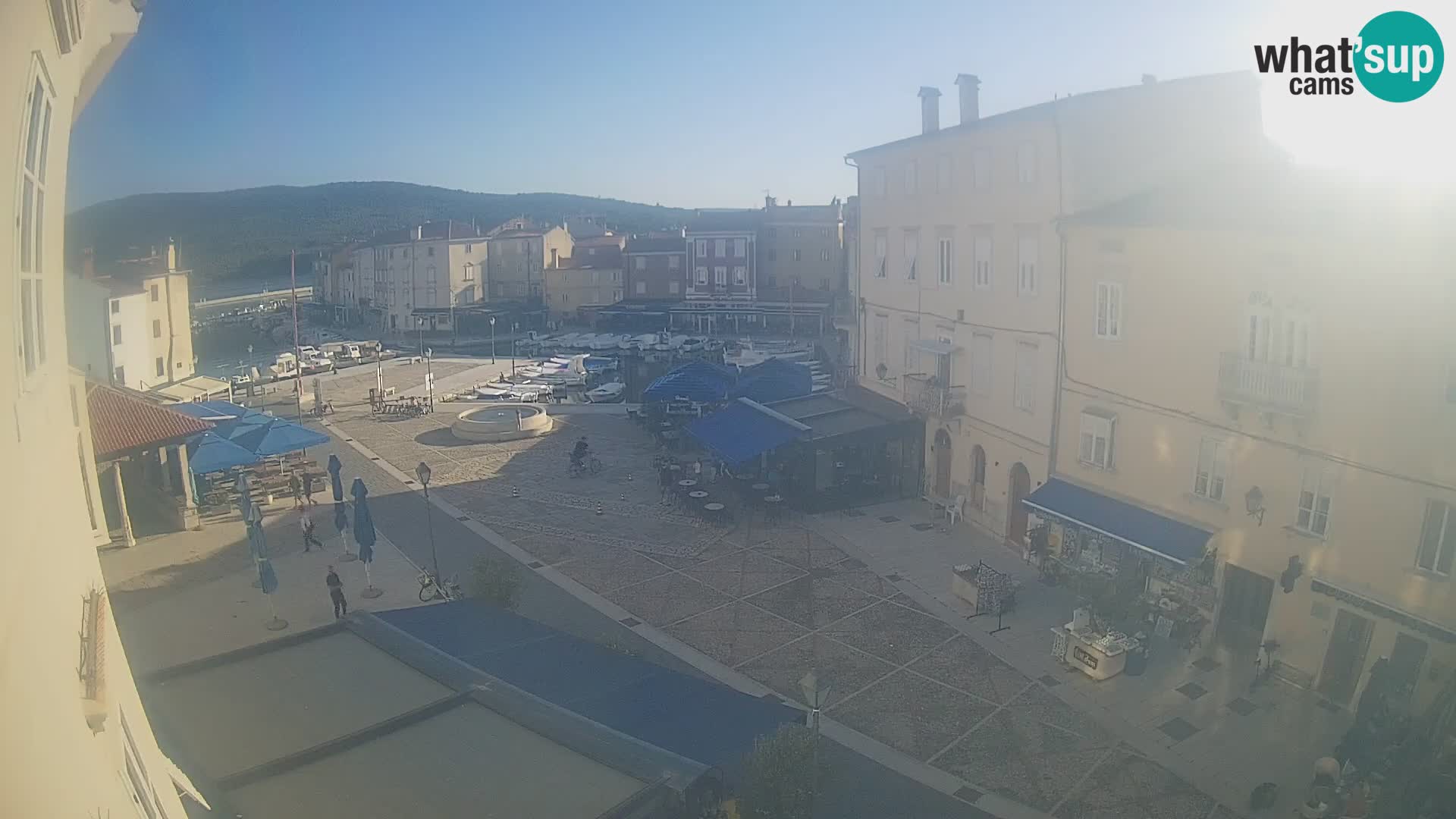LIVE cam Cres Stadt – Hauptplatz und “mandrač” – Cres Insel – Kroatien