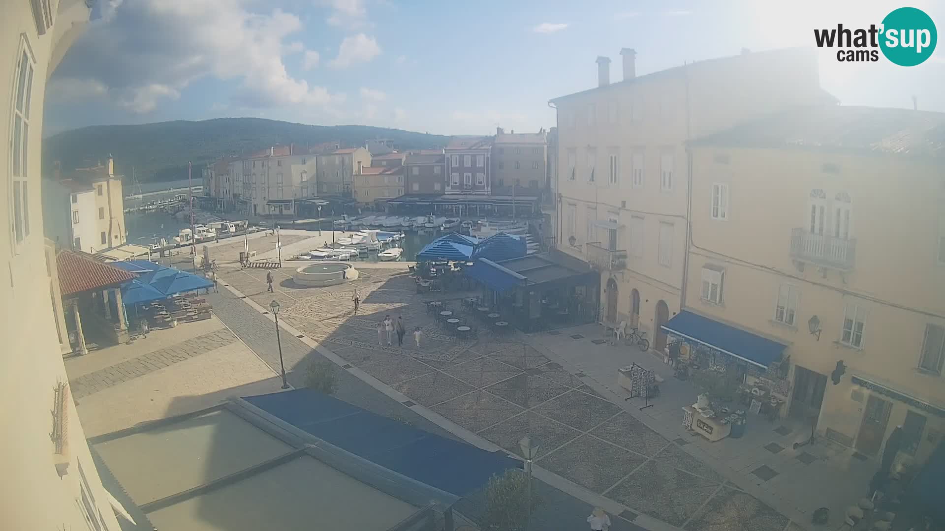 LIVE cam Cres Stadt – Hauptplatz und “mandrač” – Cres Insel – Kroatien