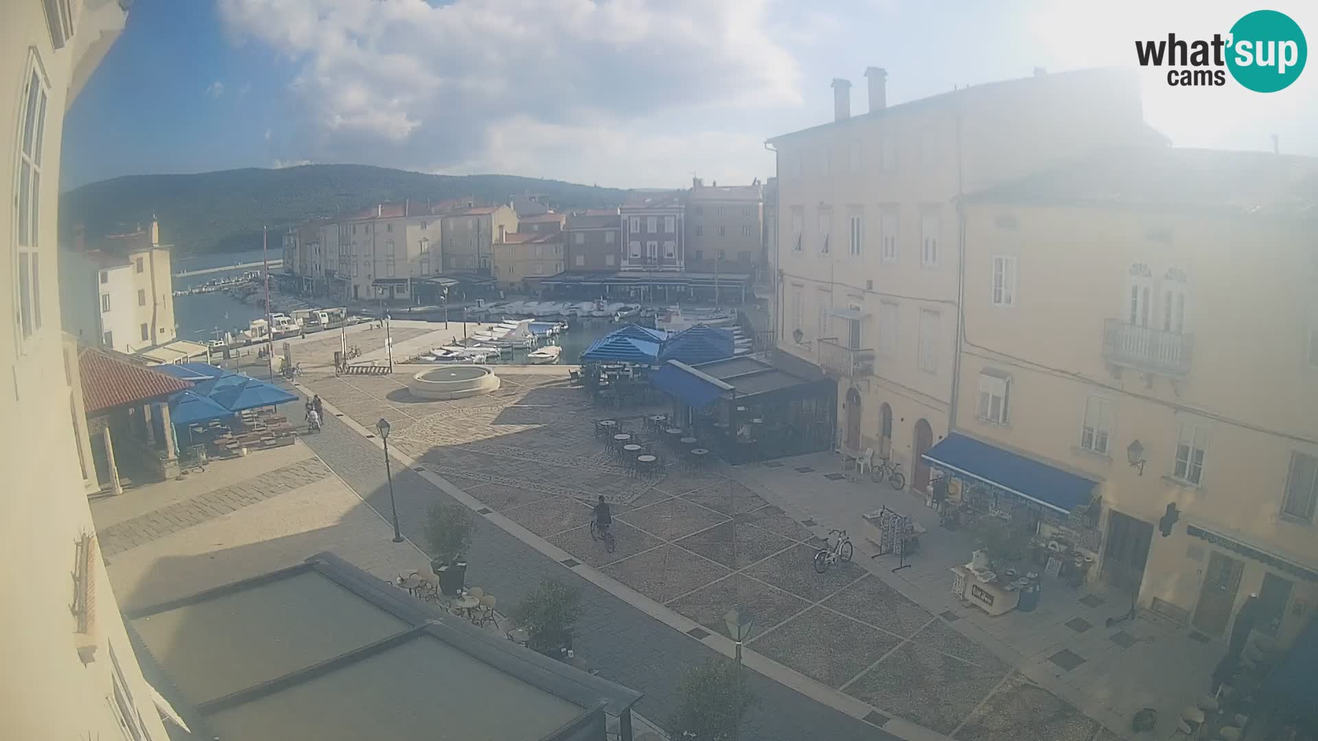 LIVE cam Cres city – main square and “mandrač” – Cres island – Croatia