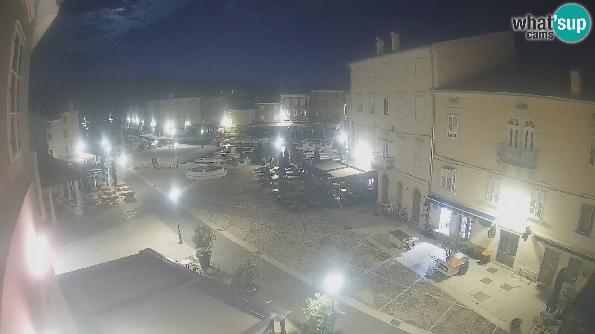 LIVE cam Cres città – piazza principale e “mandrač” – isola di Cherso – Croazia