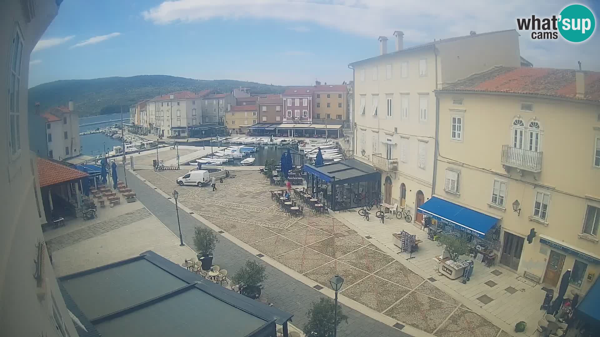 LIVE cam Cres city – main square and “mandrač” – Cres island – Croatia