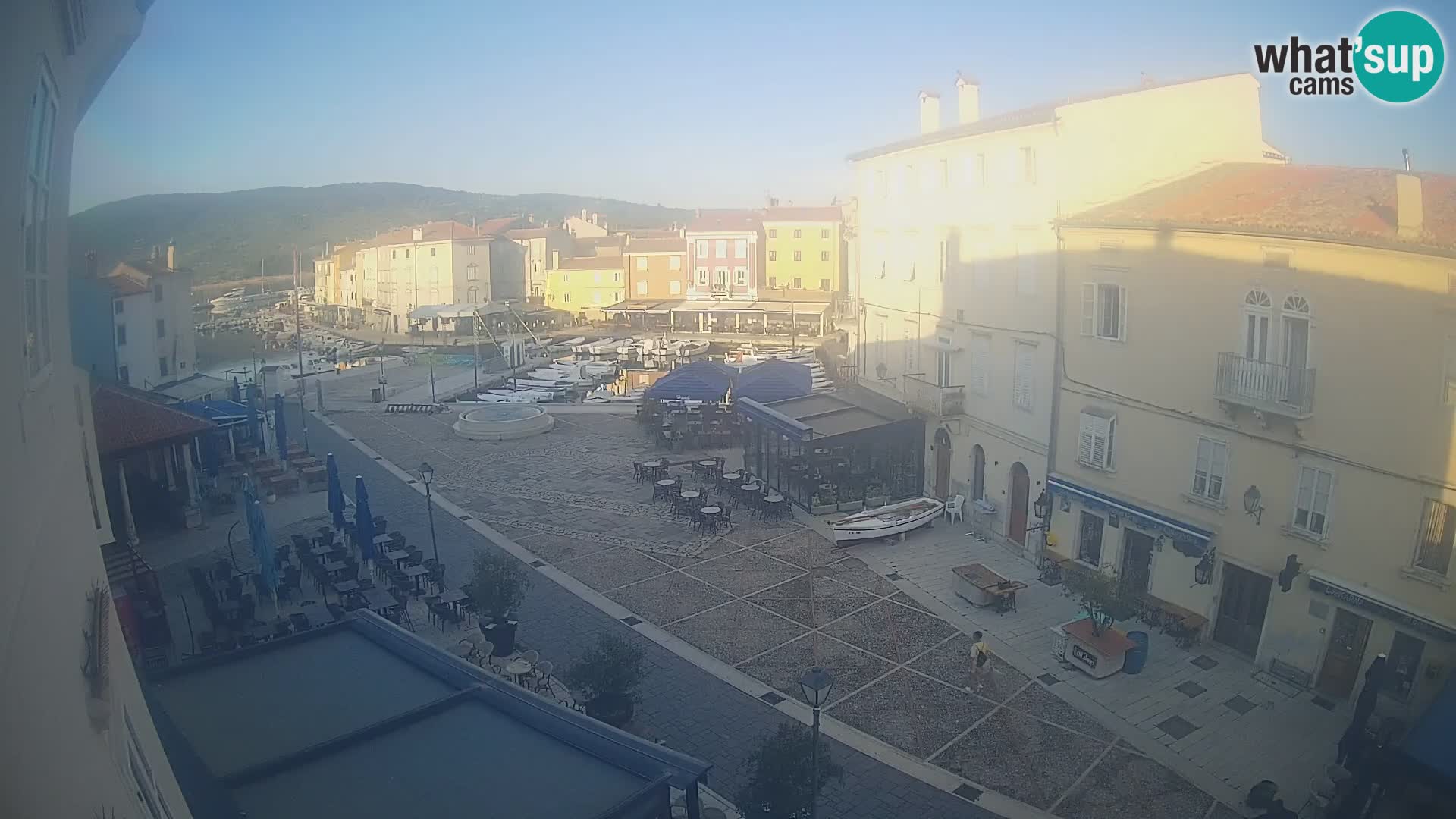 LIVE cam Cres city – main square and “mandrač” – Cres island – Croatia