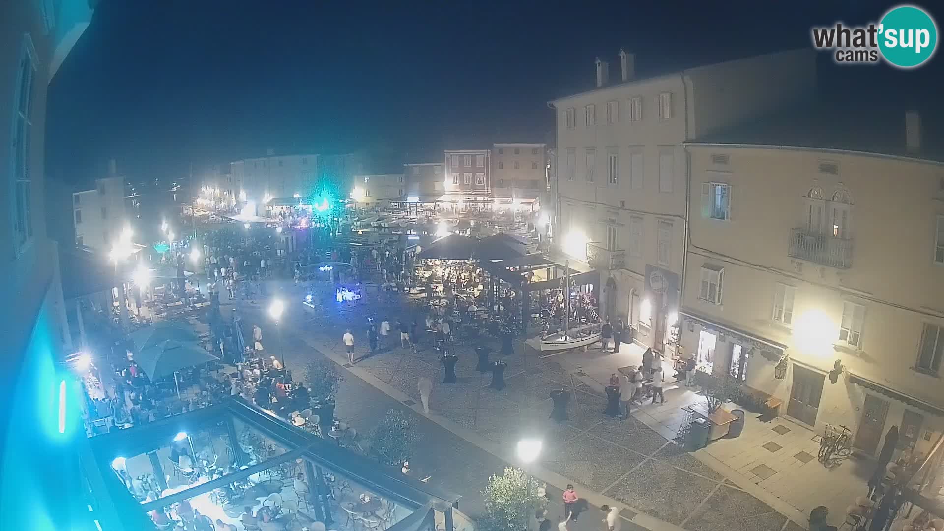 LIVE cam Cres Stadt – Hauptplatz und “mandrač” – Cres Insel – Kroatien