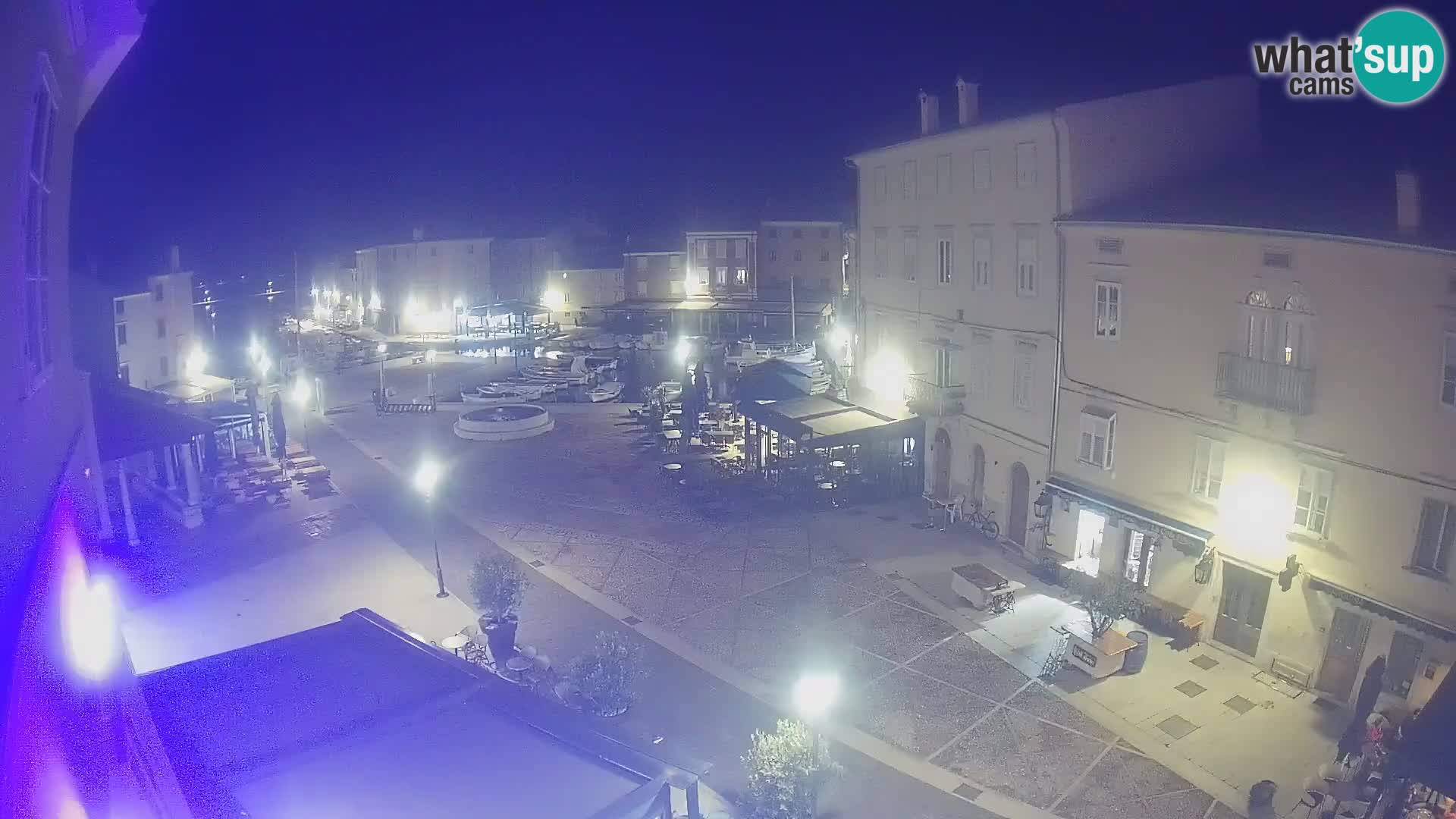 LIVE cam Cres città – piazza principale e “mandrač” – isola di Cherso – Croazia