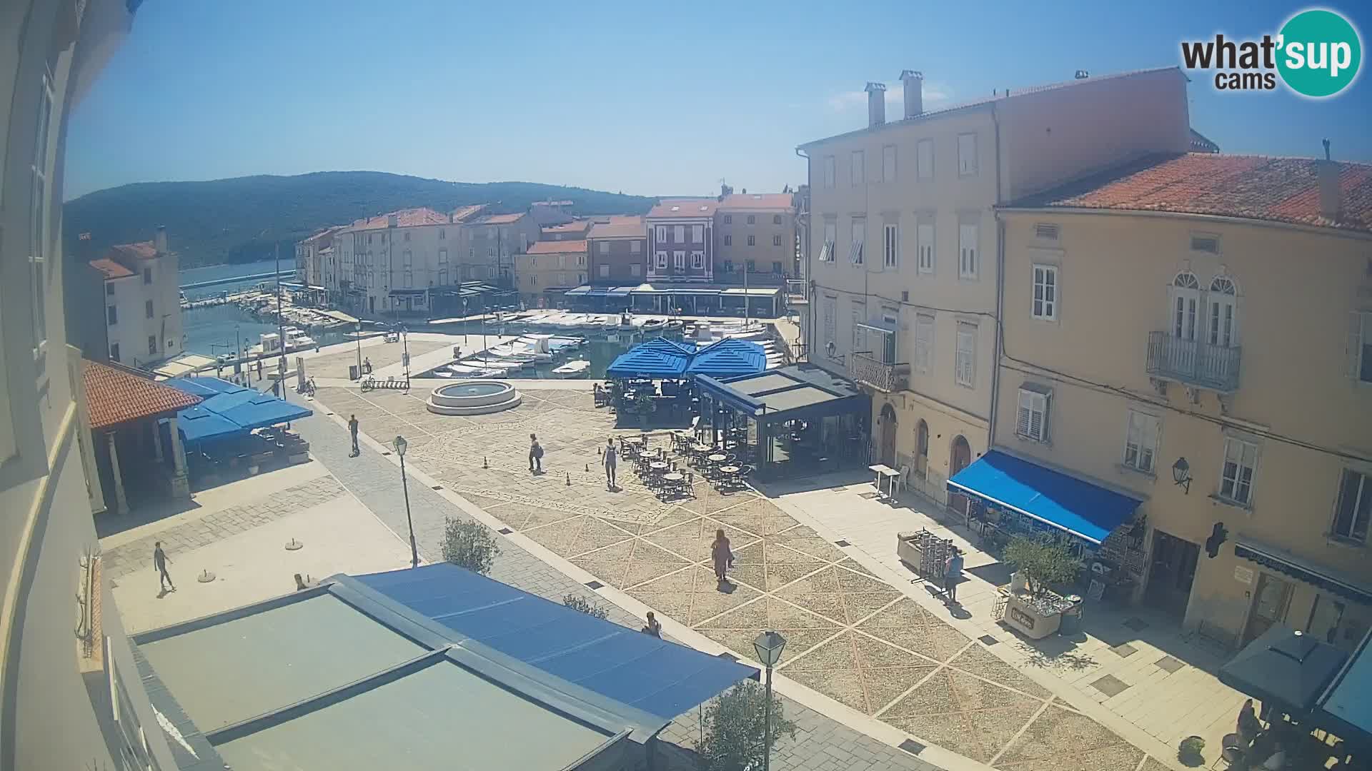 LIVE cam Cres città – piazza principale e “mandrač” – isola di Cherso – Croazia