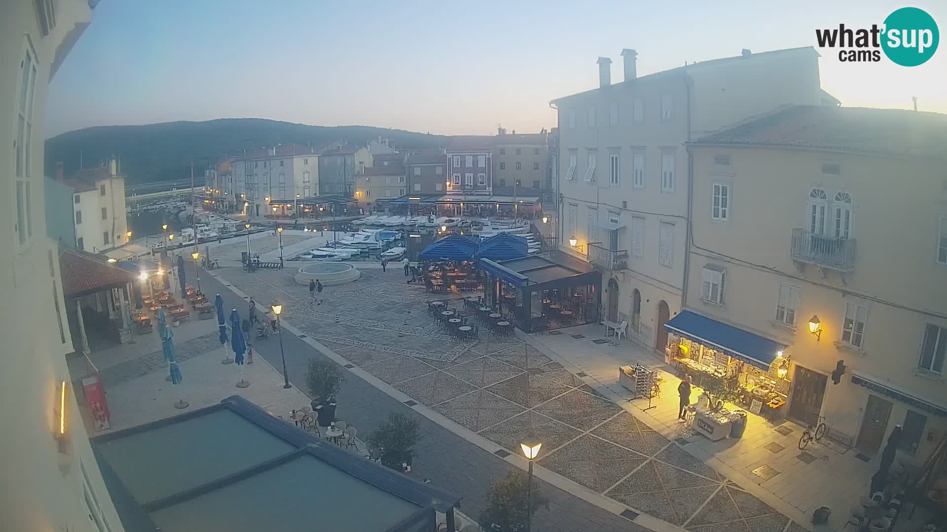 LIVE cam Cres city – main square and “mandrač” – Cres island – Croatia