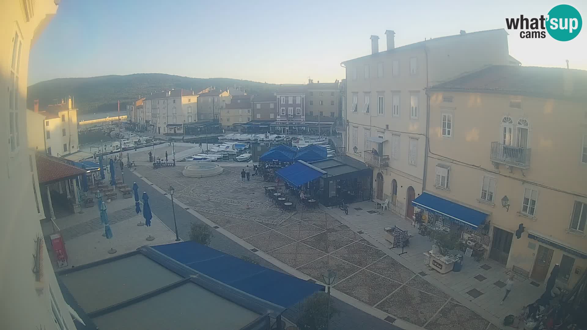 LIVE cam Cres city – main square and “mandrač” – Cres island – Croatia