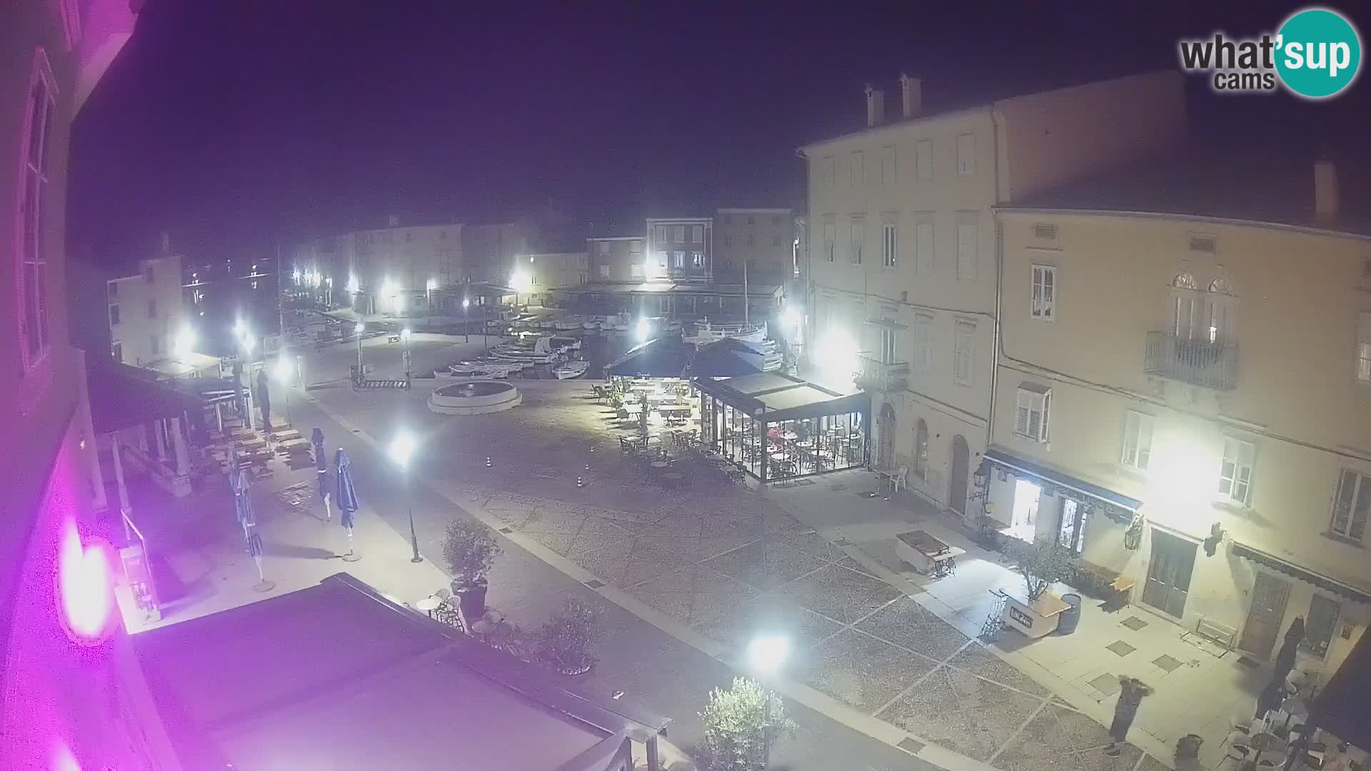 Cámara en vivo ciudad de Cres – plaza principal y “mandrač” – isla de Cres – Croacia