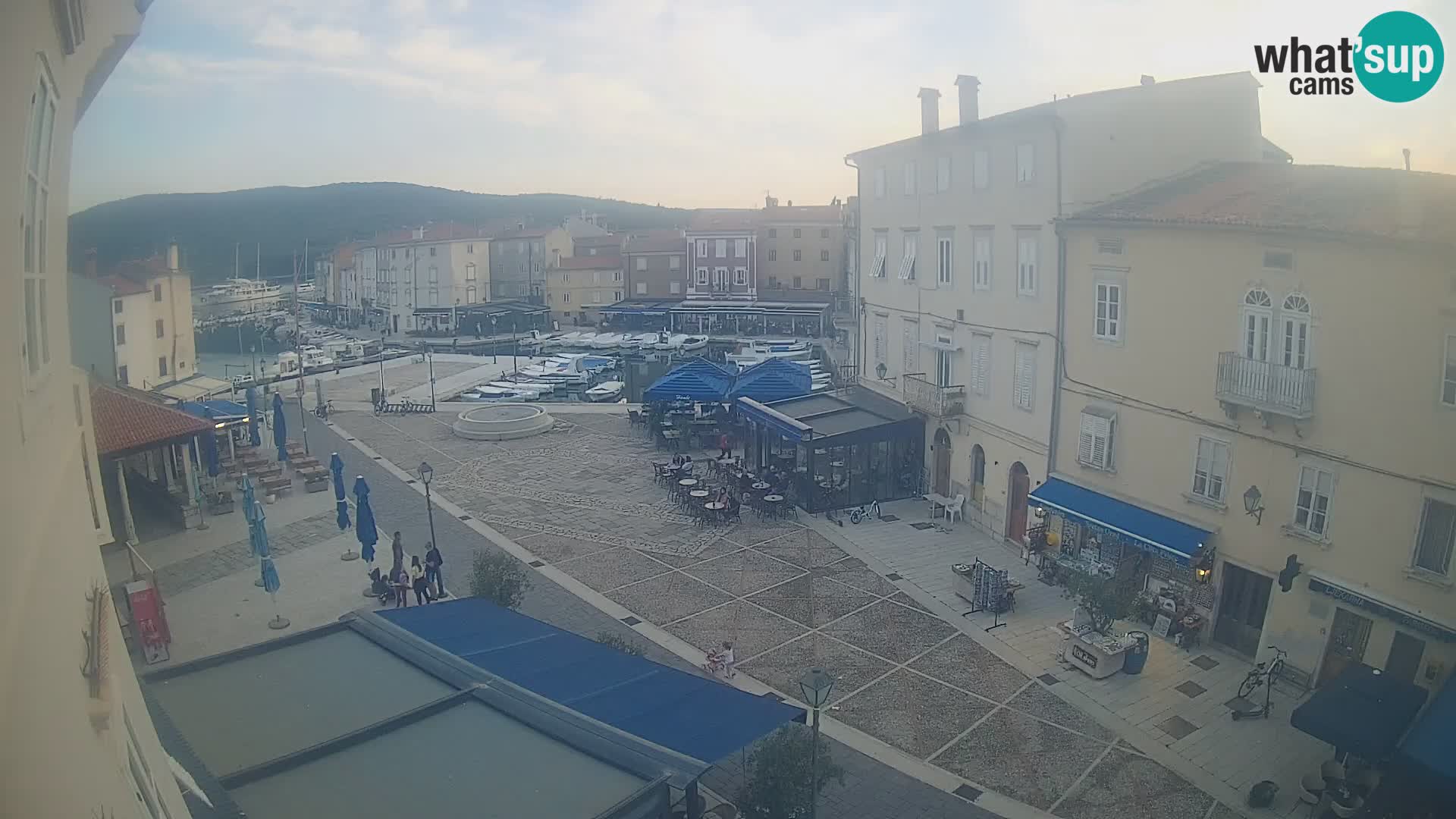 LIVE cam Cres city – main square and “mandrač” – Cres island – Croatia