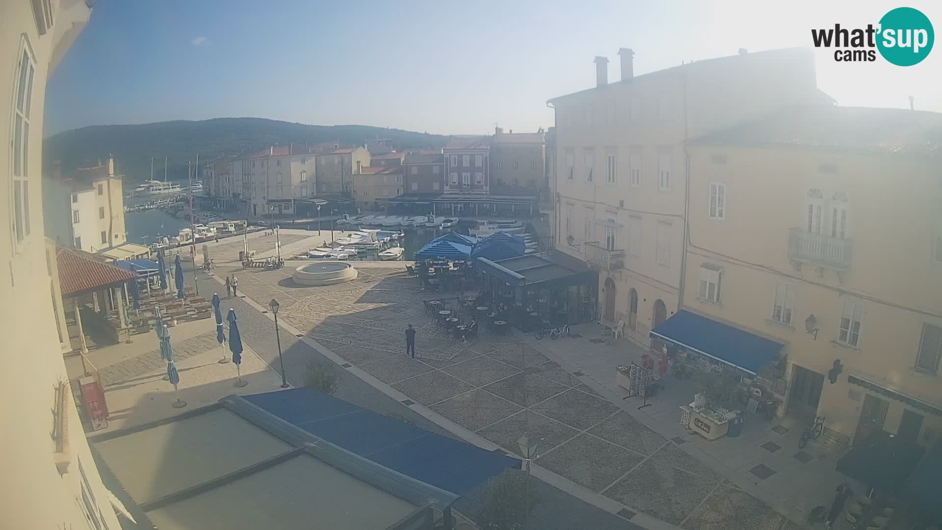 LIVE cam Cres città – piazza principale e “mandrač” – isola di Cherso – Croazia