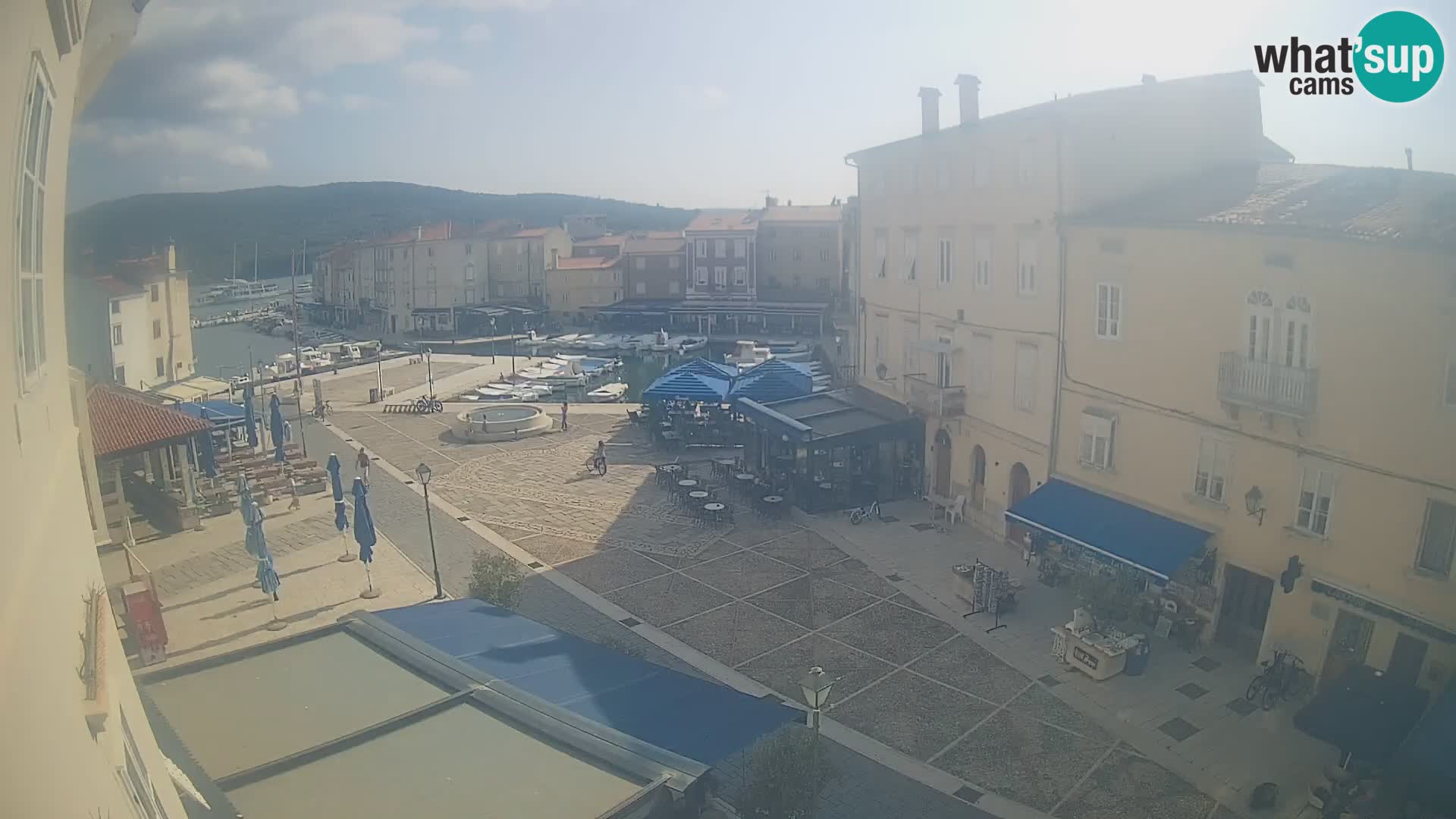 LIVE cam Cres city – main square and “mandrač” – Cres island – Croatia