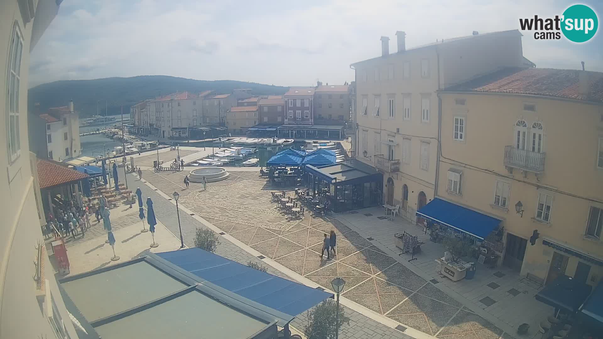 LIVE cam Cres city – main square and “mandrač” – Cres island – Croatia