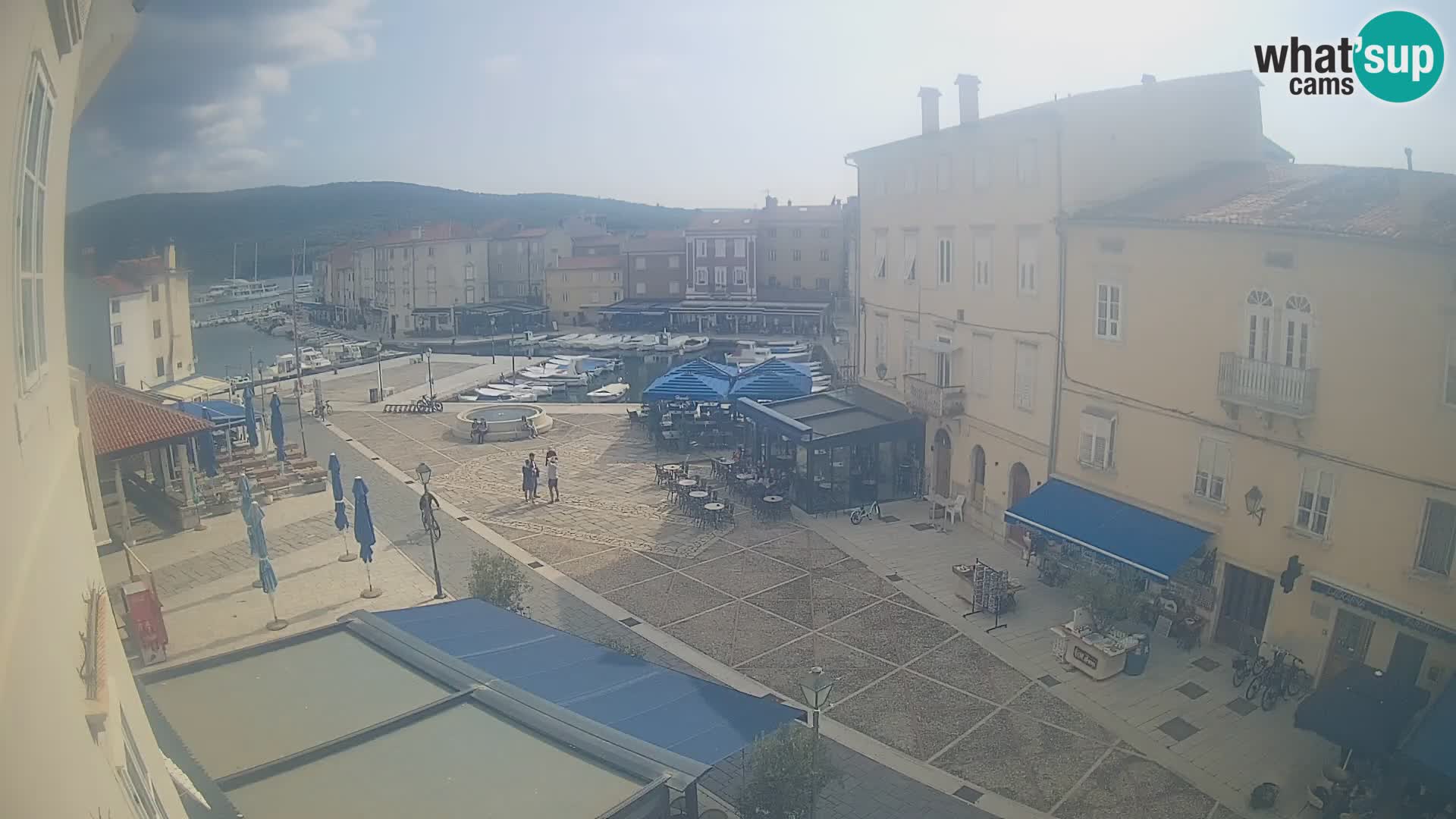 LIVE cam Cres città – piazza principale e “mandrač” – isola di Cherso – Croazia