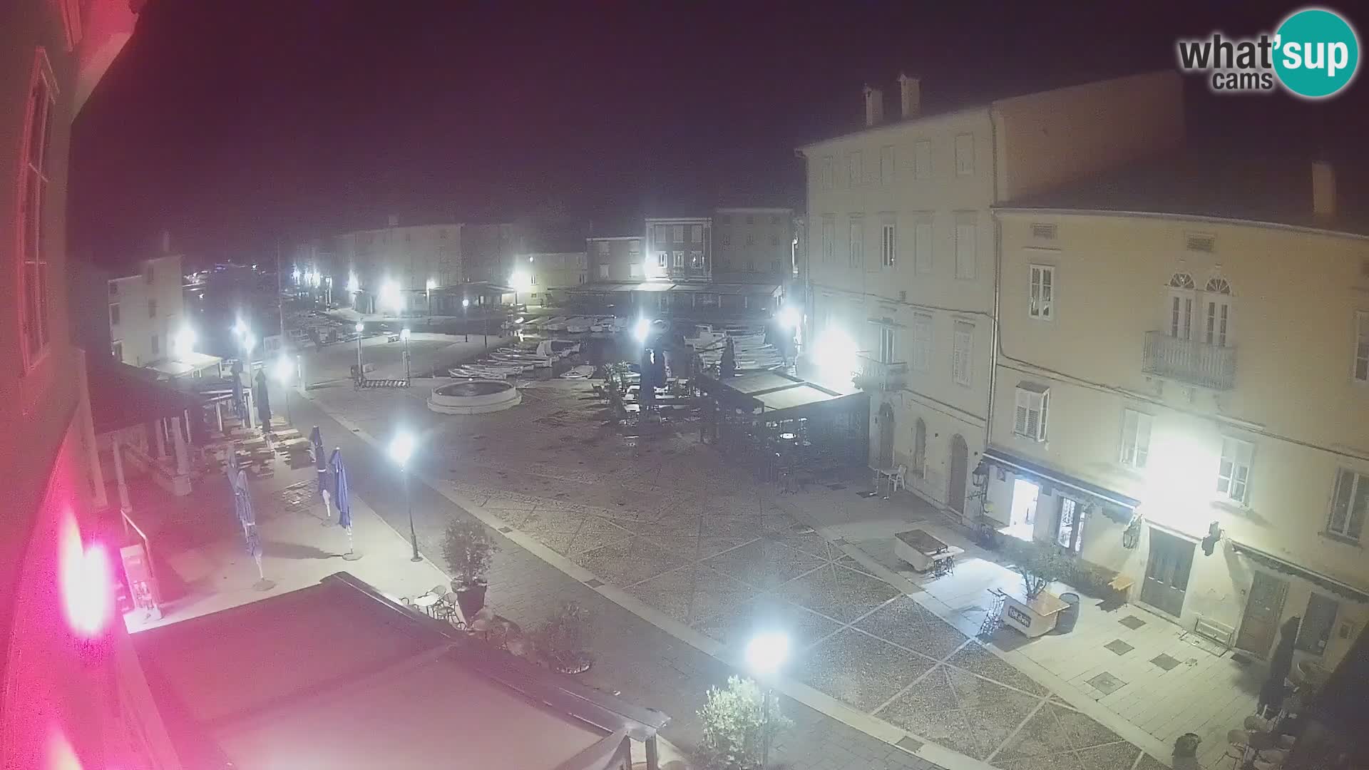LIVE cam Cres city – place principale et “mandrač” – île de Cres – Croatie