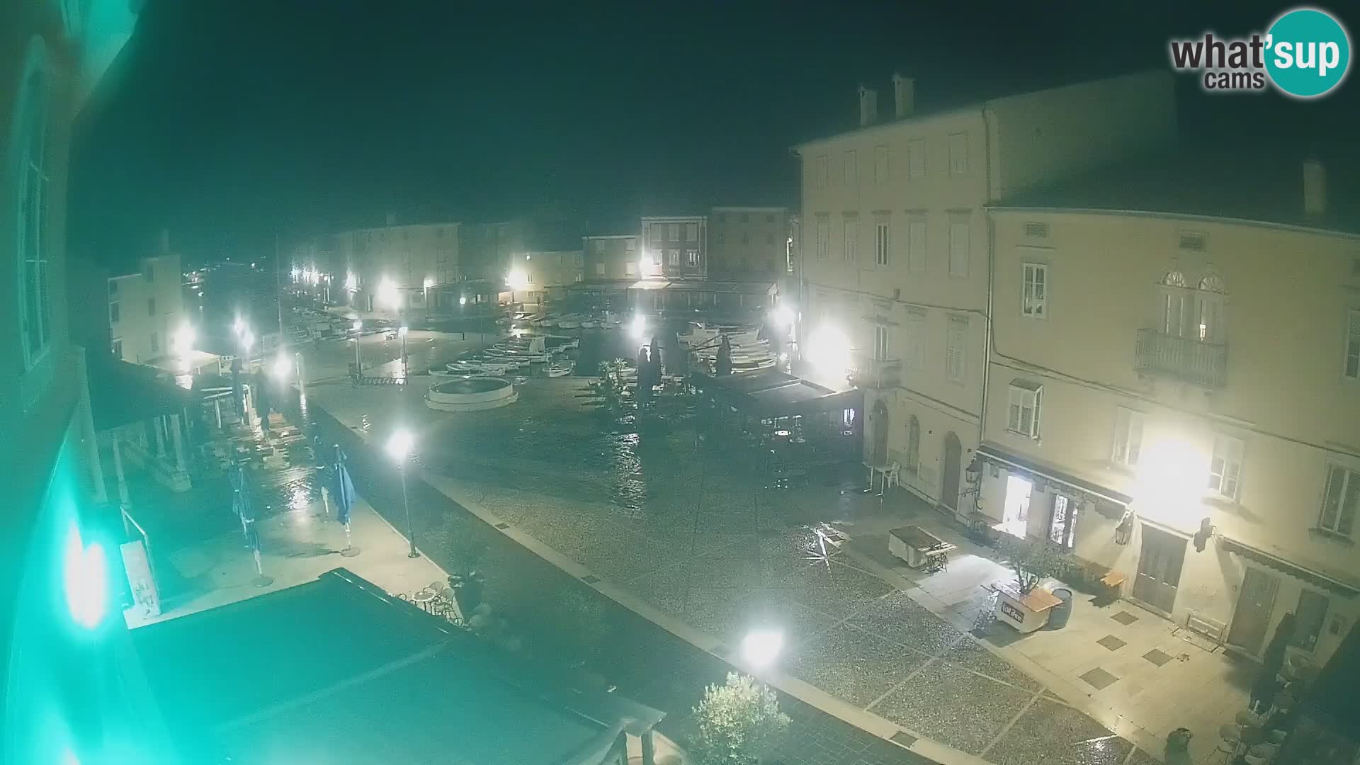 LIVE cam Cres city – place principale et “mandrač” – île de Cres – Croatie