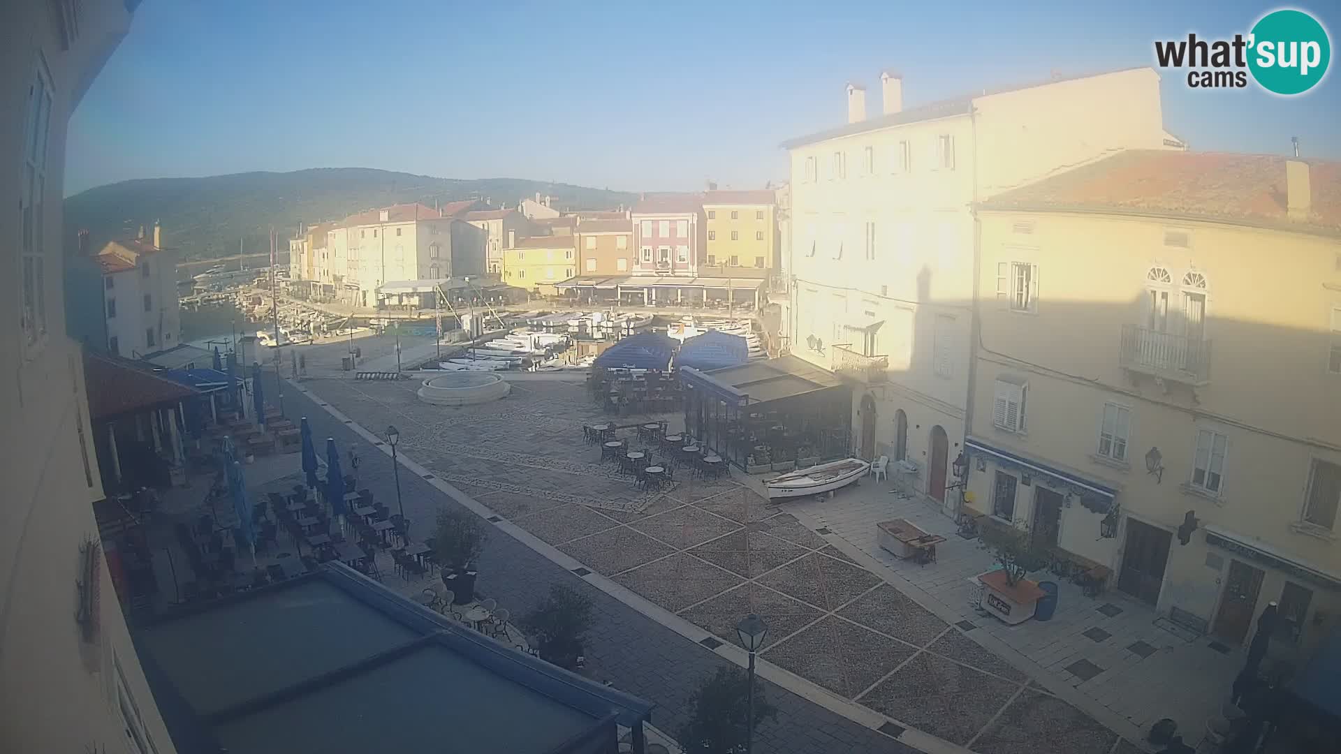LIVE cam Cres city – main square and “mandrač” – Cres island – Croatia
