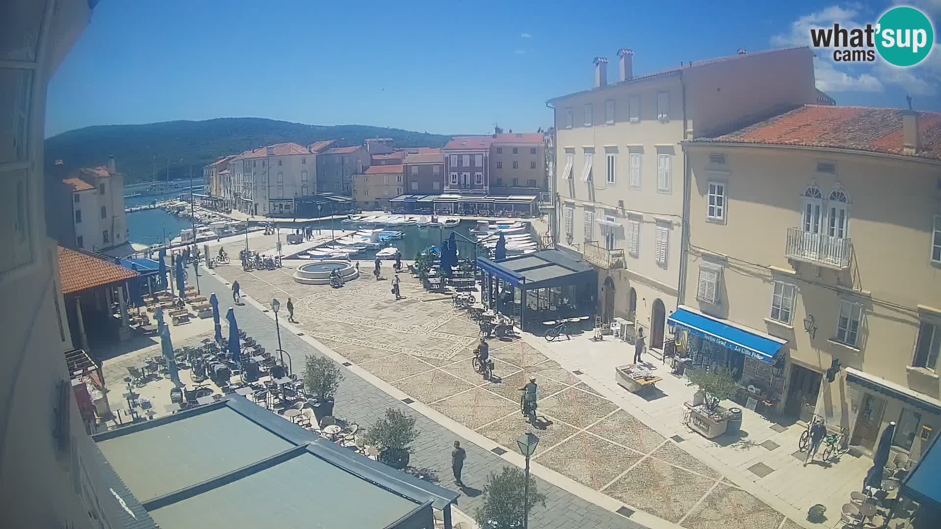 LIVE cam Cres city – main square and “mandrač” – Cres island – Croatia