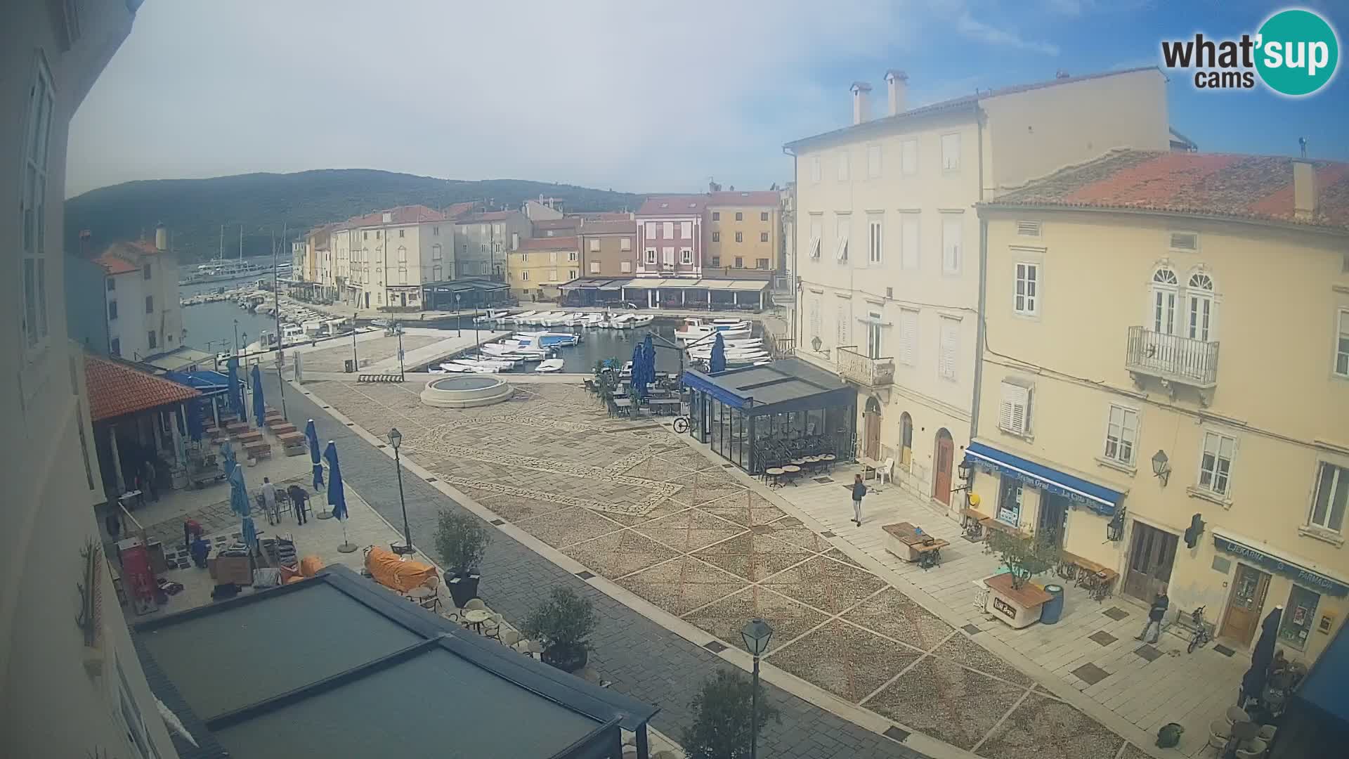 LIVE cam Cres city – main square and “mandrač” – Cres island – Croatia