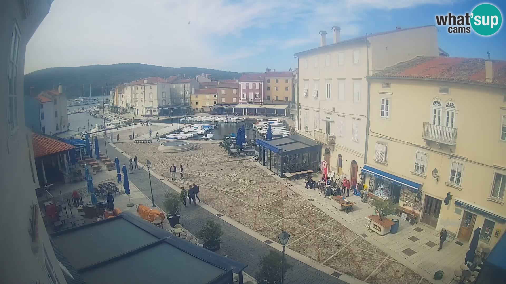 LIVE cam Cres city – main square and “mandrač” – Cres island – Croatia