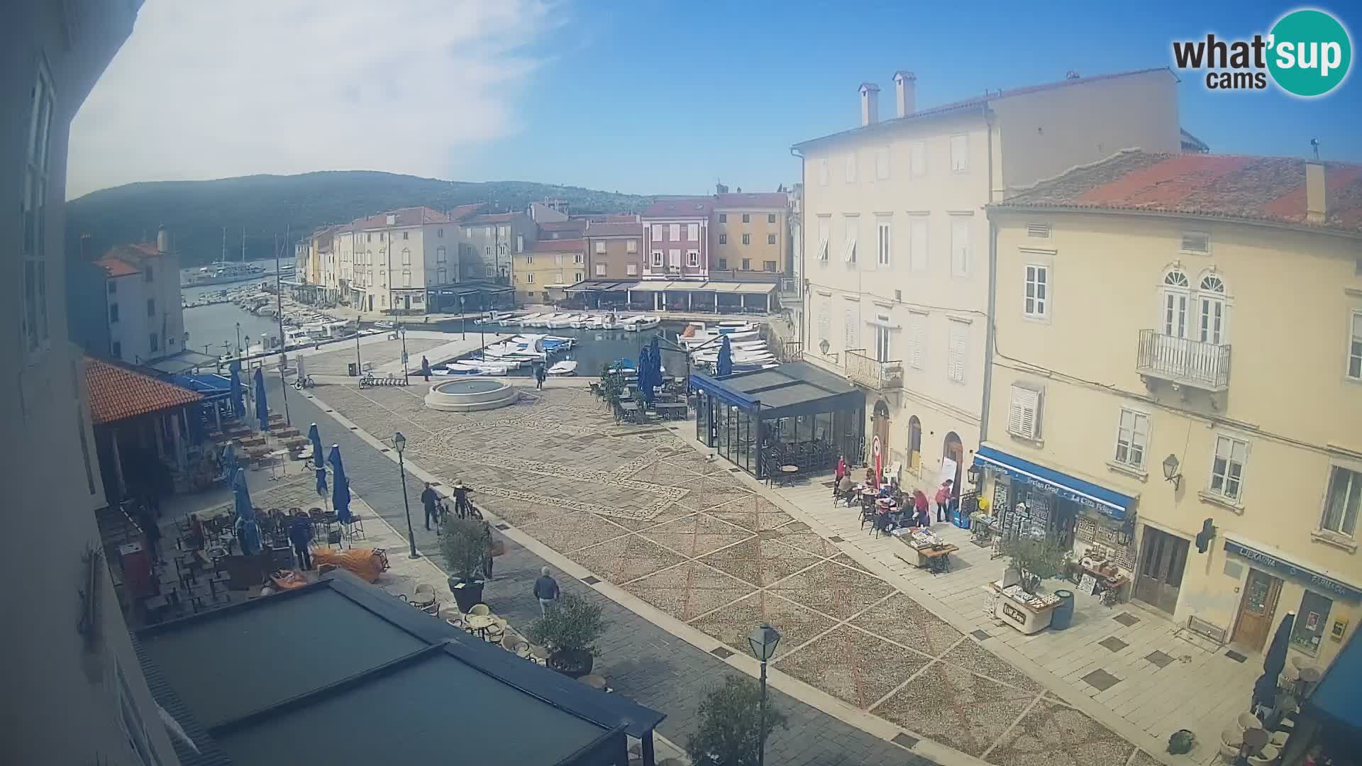 LIVE cam Cres city – main square and “mandrač” – Cres island – Croatia