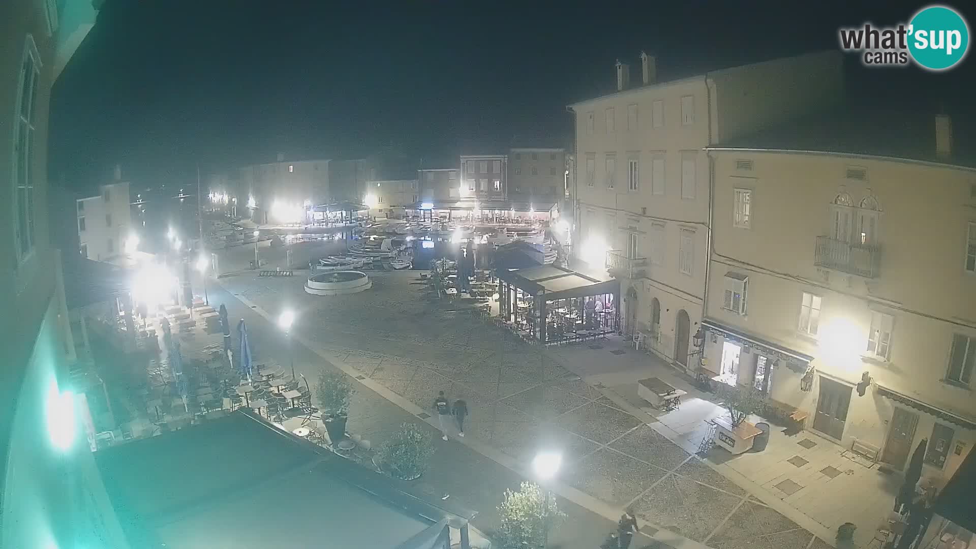 Kamera v ŽIVO Cres mesto – glavni trg in “mandrač” – otok Cres – Hrvaška